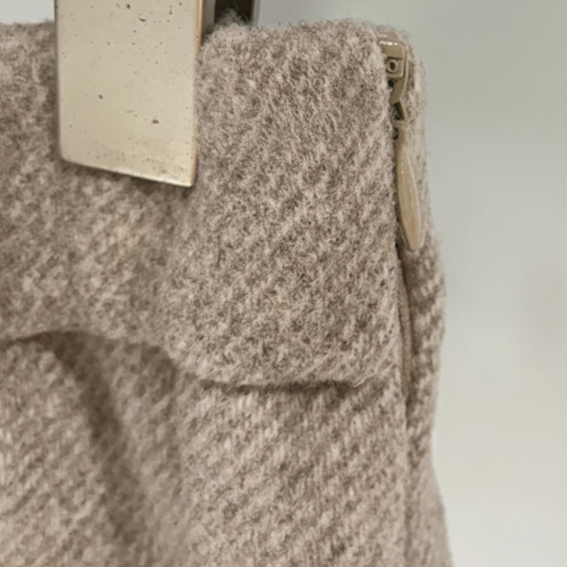 MADDY VIVIENNE BEIGE MIXED WOOL MINI SKIRT WITH FLAP POCKETS AND GOLD BUTTONS - BEIGE