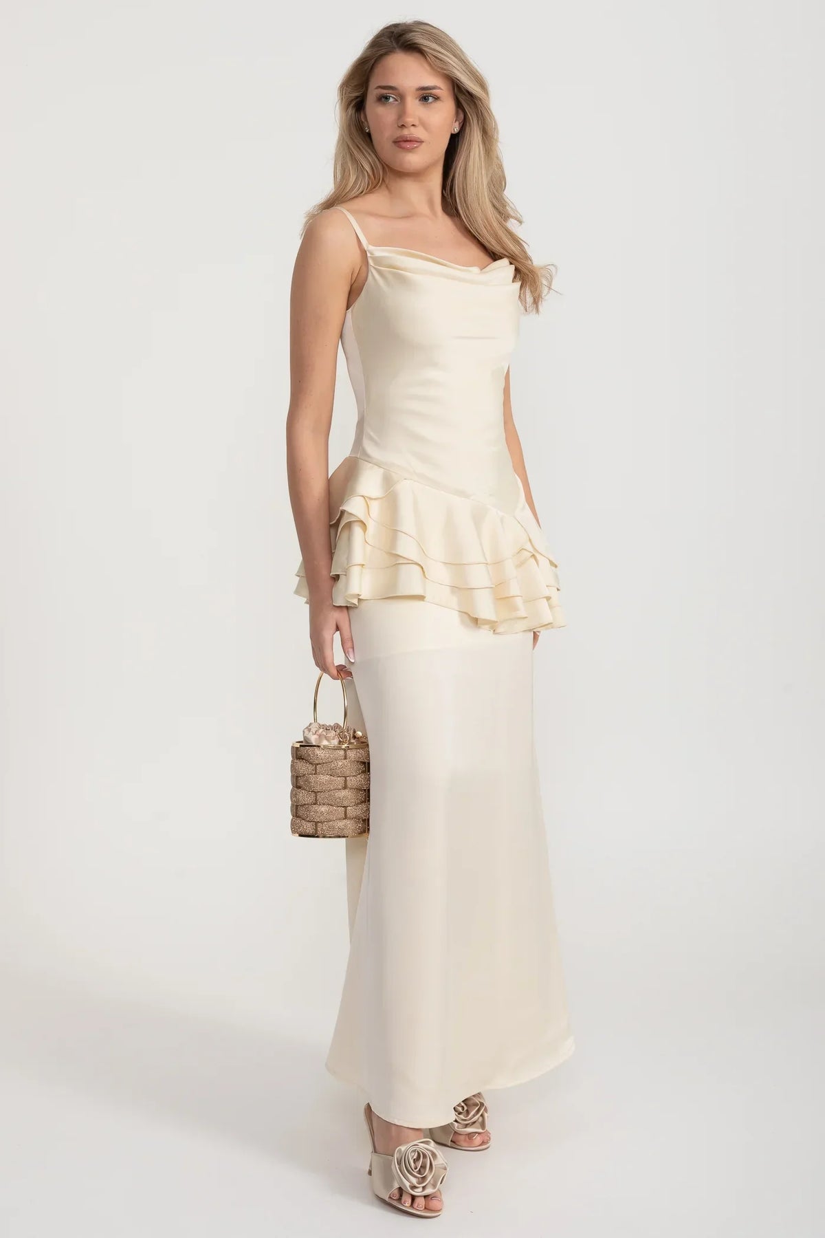Sleeveless Satin Gown With Layered Peplum Waistline - Ivoire