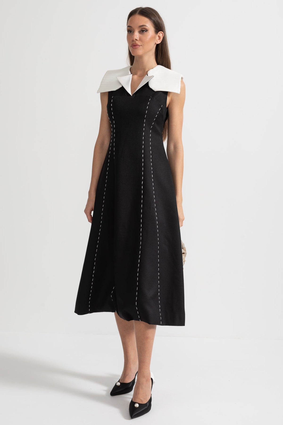 Contrasting Stitch Sleeveless Midi Dress With Oversized White Shoulders - Black