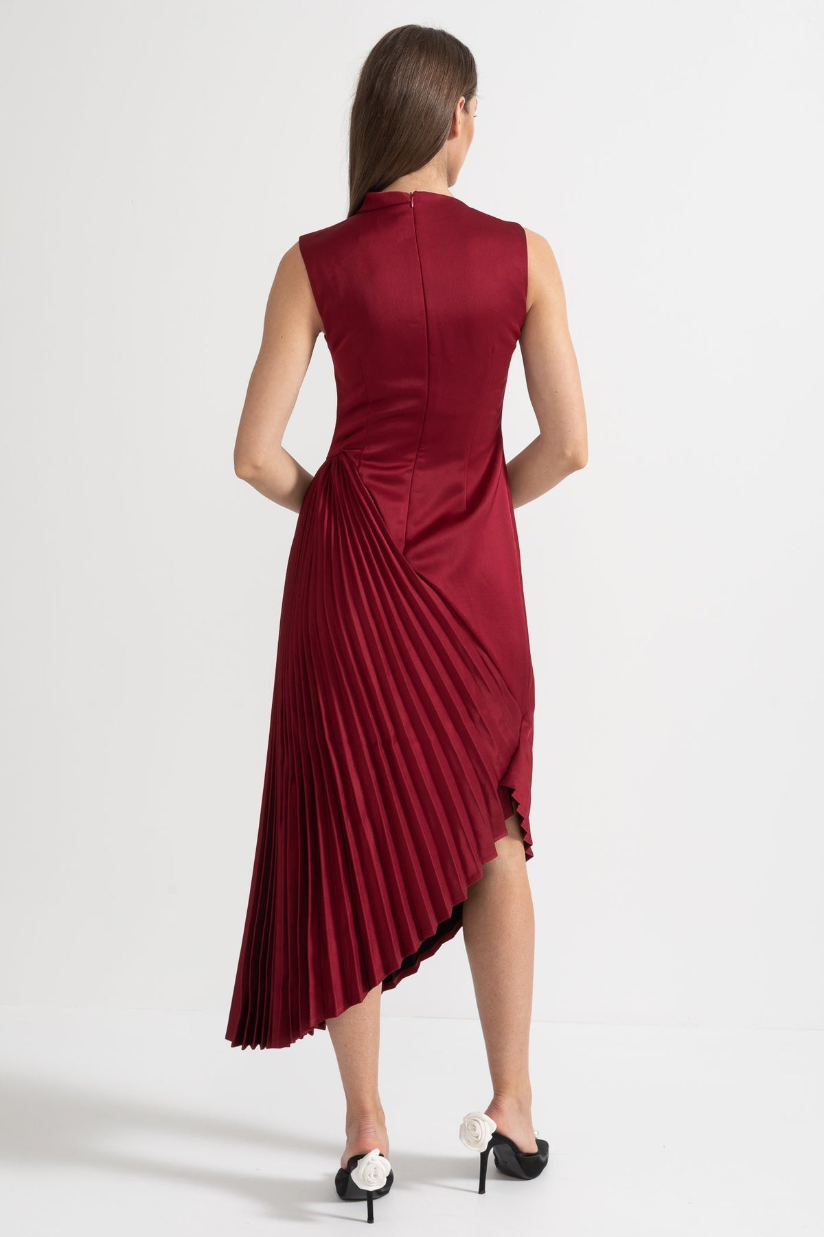 Asymmetrical Sleeveless Dress With Pleated Detailing Midi Skirt - Red