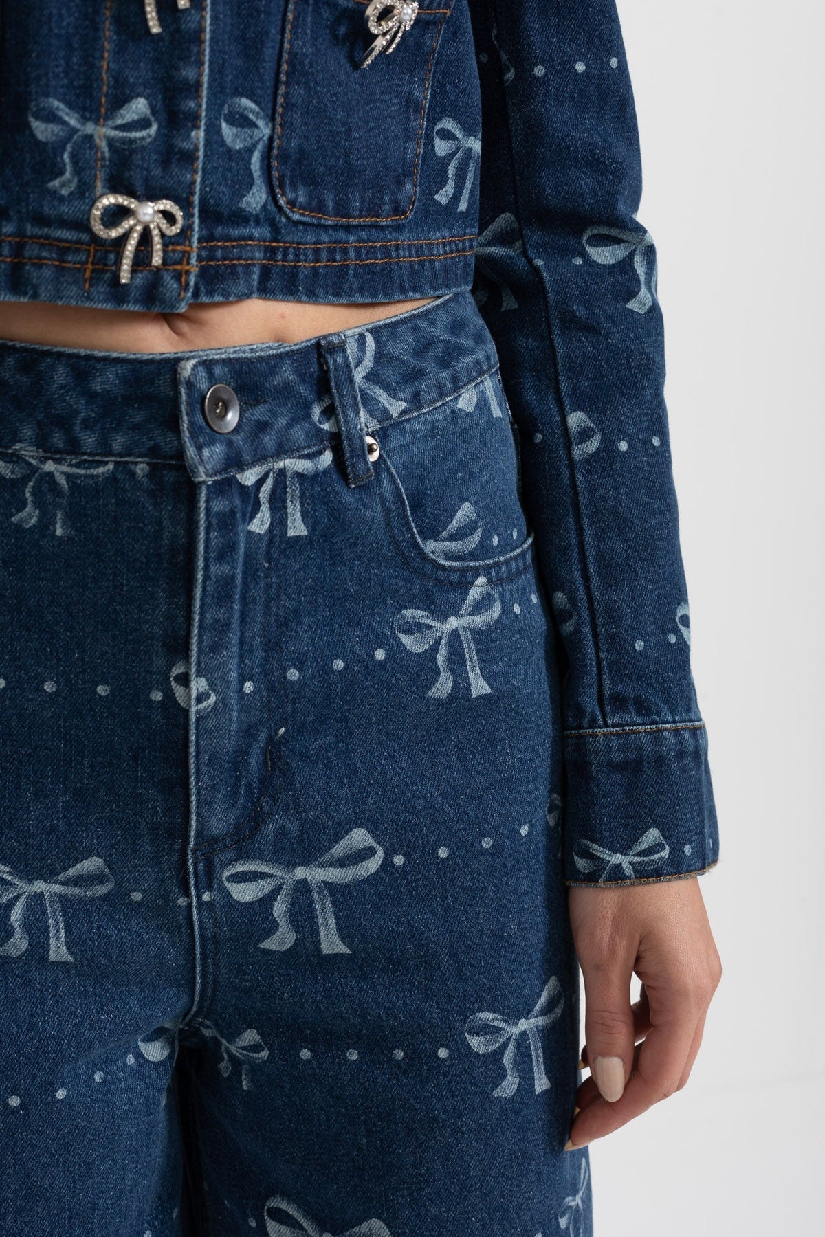 Denim Co-Ordinate Ensemble With Long Sleeved Jacket And Wide-Leg Jeans - Blue