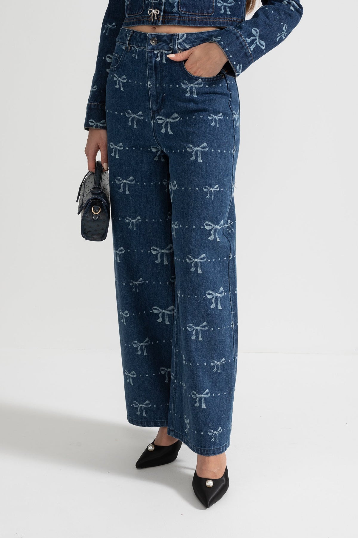 Denim Co-Ordinate Ensemble With Long Sleeved Jacket And Wide-Leg Jeans - Blue
