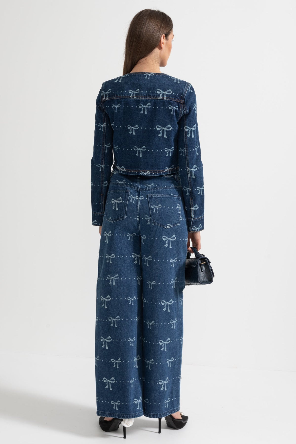 Denim Co-Ordinate Ensemble With Long Sleeved Jacket And Wide-Leg Jeans - Blue