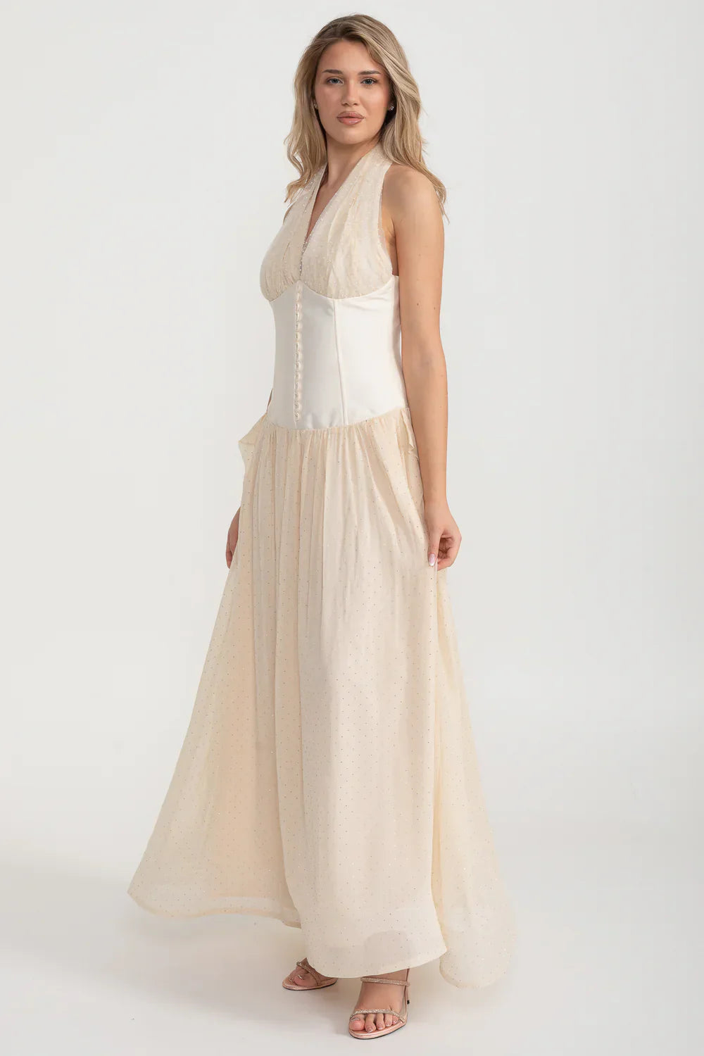 Elegant Gown With Fitted Corset-Style Bodice And Flowing Maxi Skirt - Ivoire
