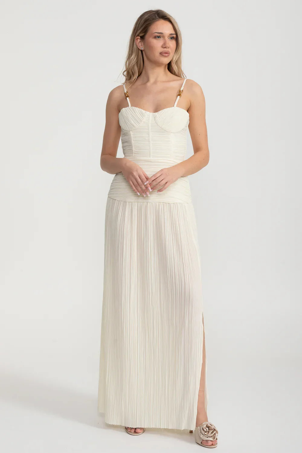 Elegant Dress With Ruched Fitted Bodice And Straight Skirt With Side Slit - Ivoire