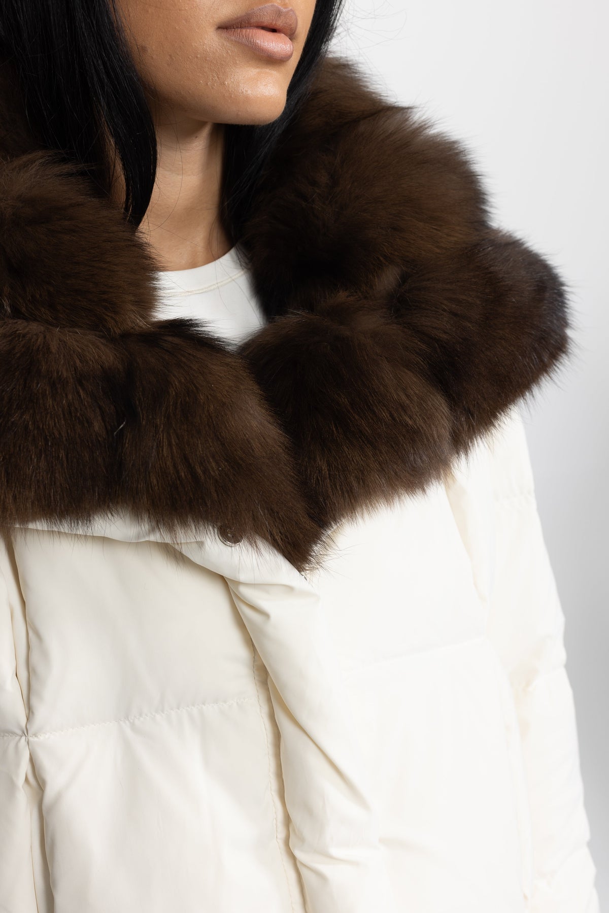 Aliénor Ivoire Fox Fur Collar Cropped Down Puffer Jacket