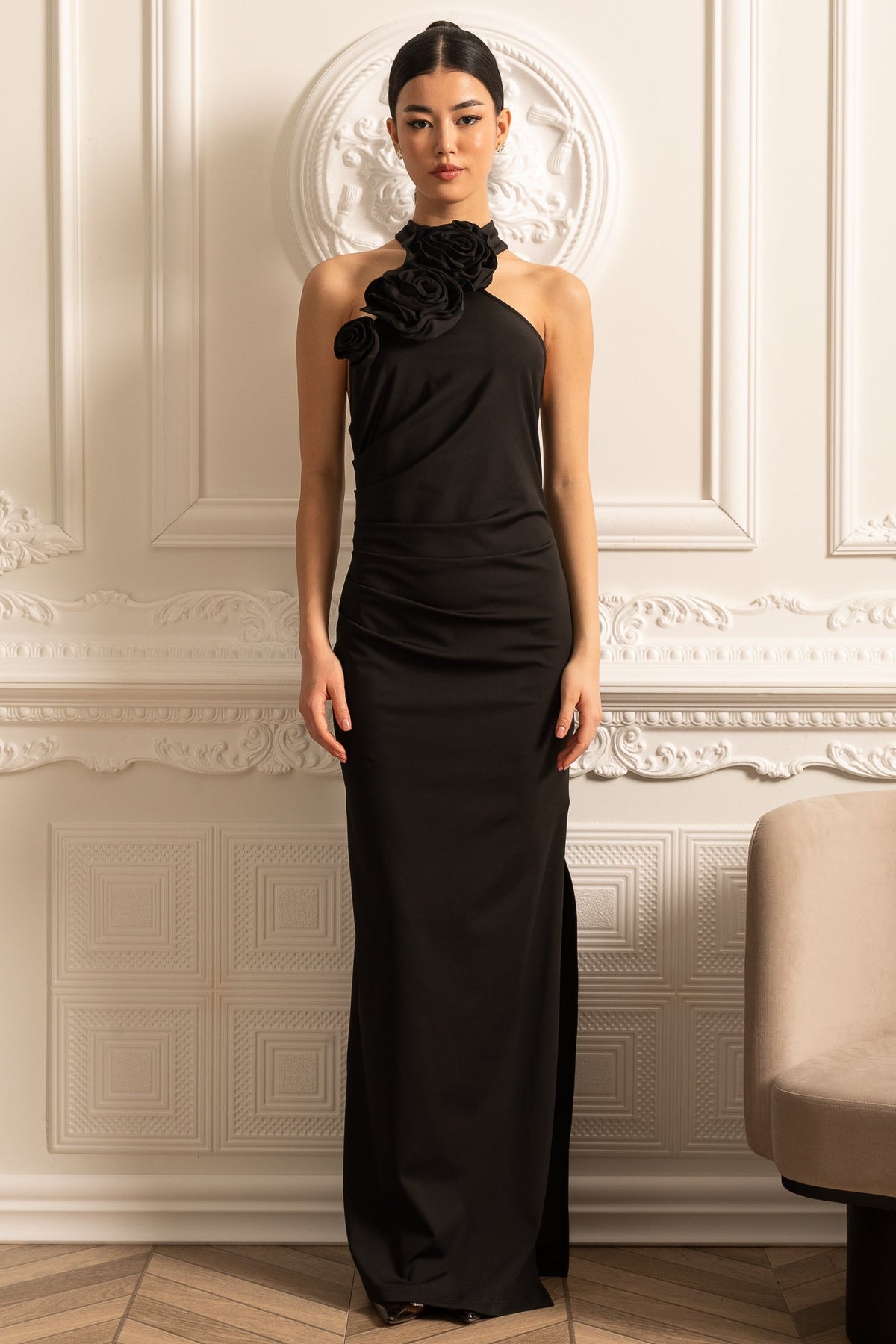 Fitted Dress With 3D Neckline Roses And Side Slit - Black