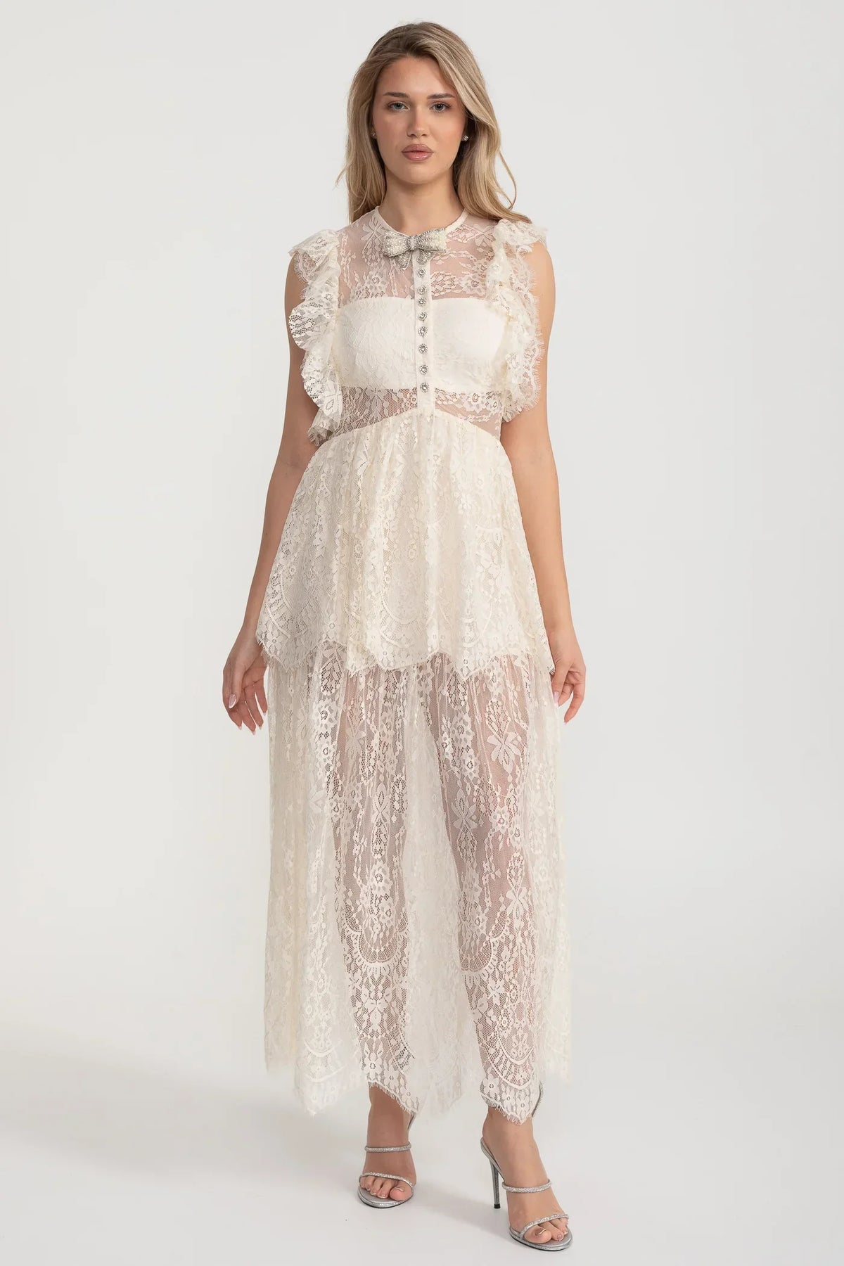 Elegant Vintage-Inspired Lace Dress With Ruffled Details And Layered Skirt - Ivoire