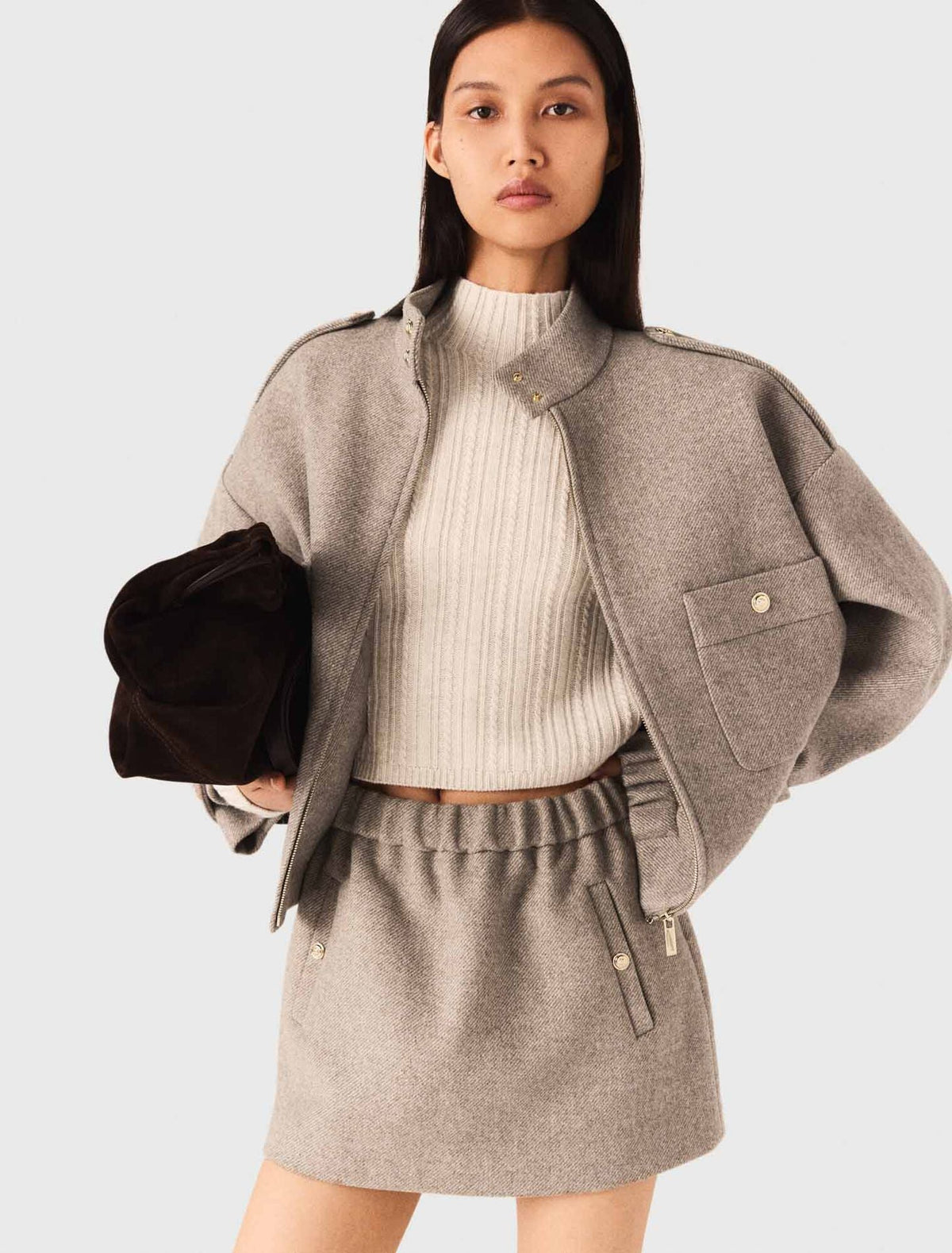MADDY VIVIENNE BEIGE MIXED WOOL OVERSIZED JACKET WITH HIGH COLLAR AND GOLD BUTTONED FINISHES - BEIGE