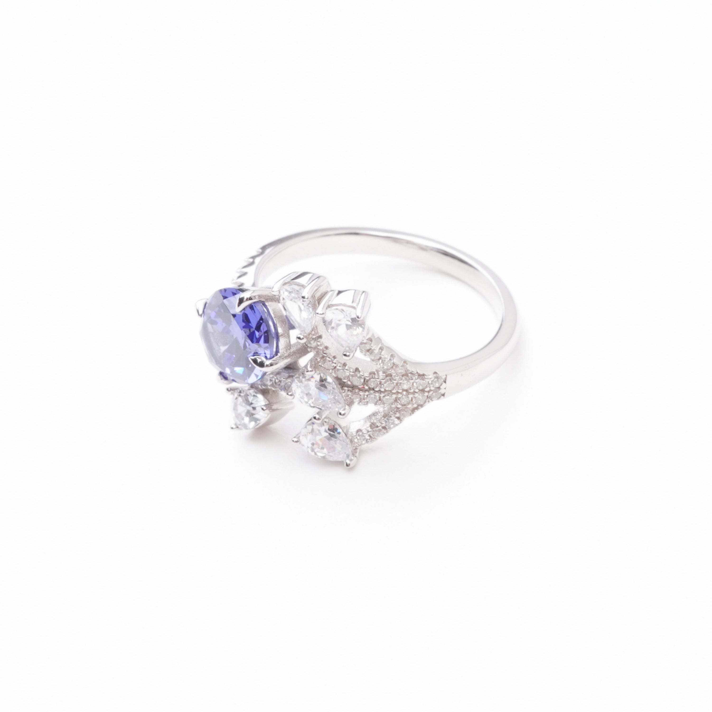 Océane Violet Blue Oval Cut Pear Cluster Crystal Sterling Silver Ring