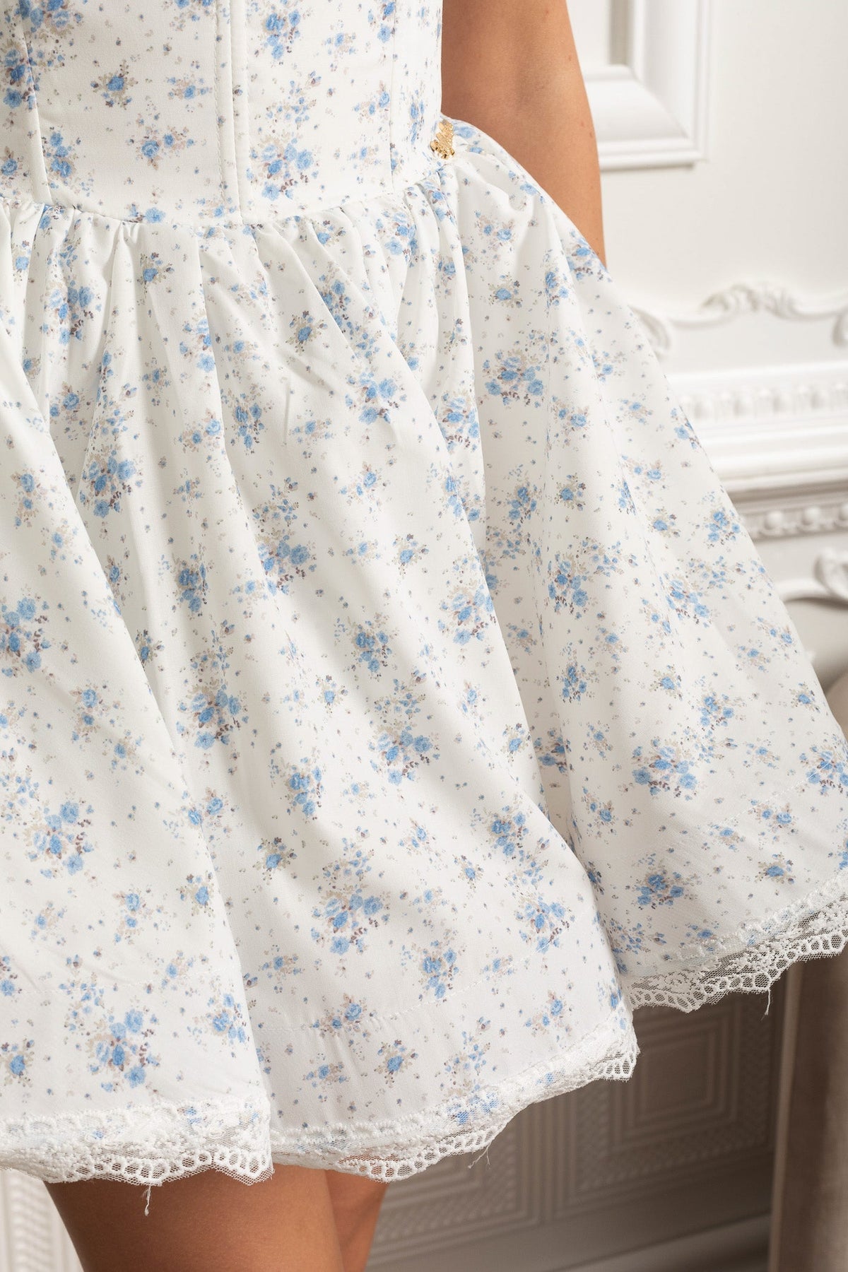 Floral Mini Dress With Puff Sleeves And 3D Rose Detail - White/Blue