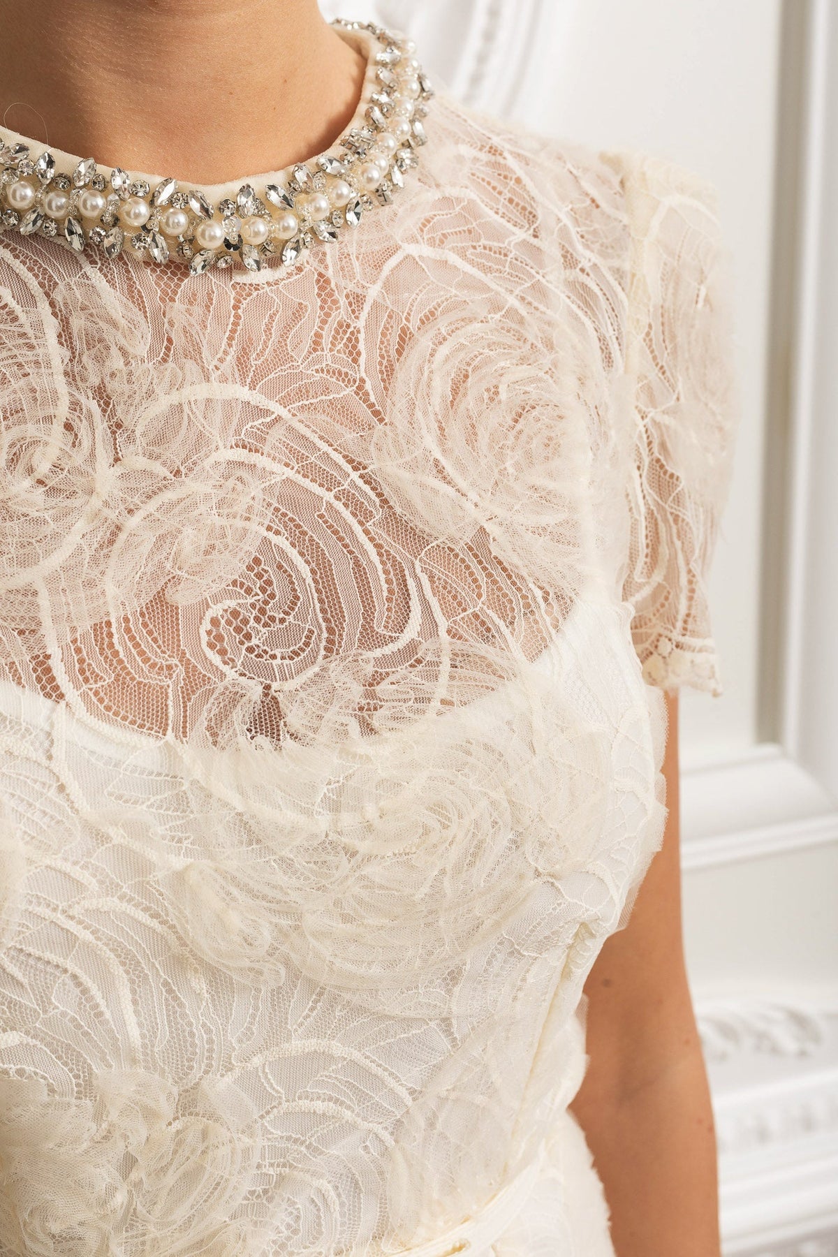 Midi Lace Dress with Short Sleeves and Delicate Waist Belt - Ivoire