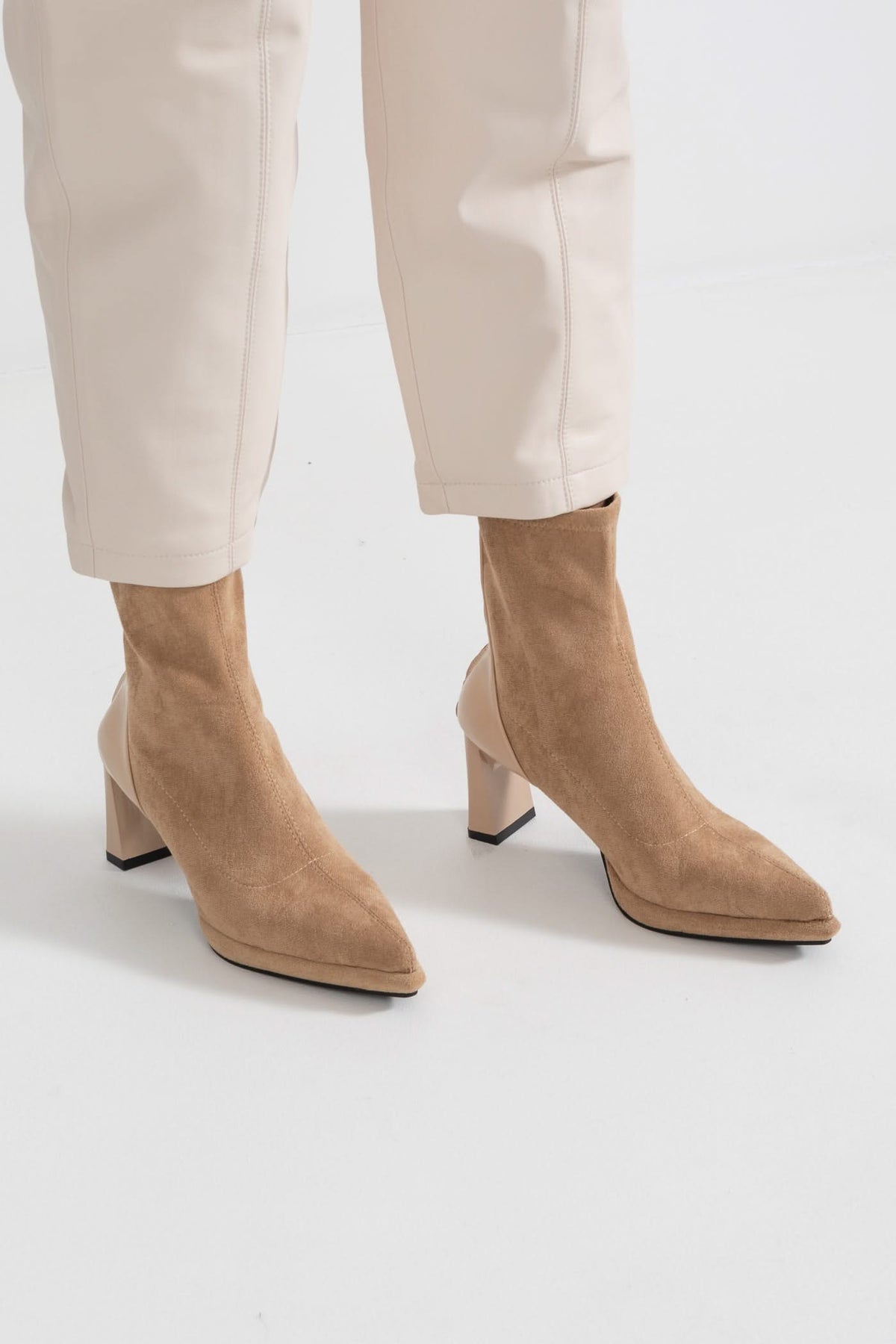 Ottavia Glossy Heel Suede Ankle Boot - Beige