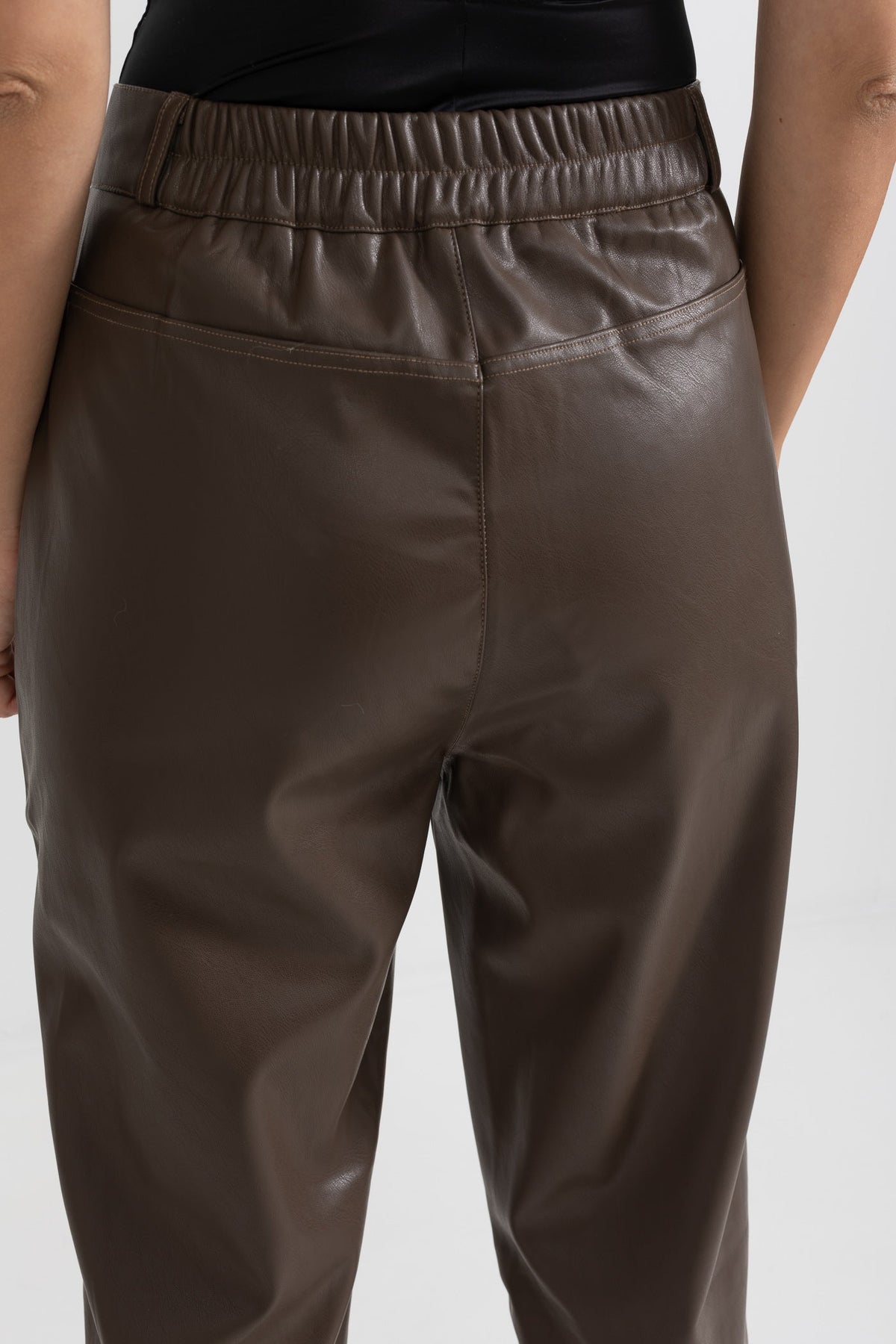 Cropped Vegan Leather Trousers - Brown