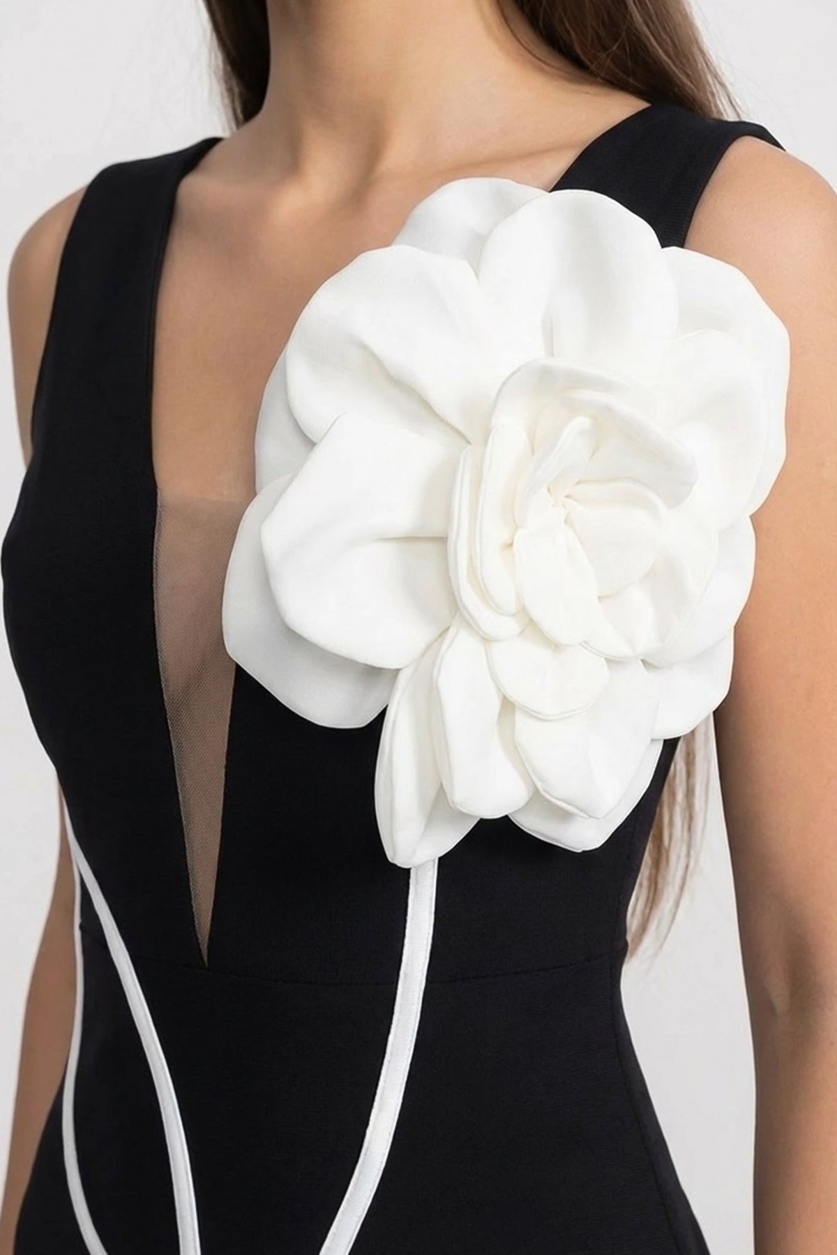 Structured Midi Dress with Sculpted Floral Accent – Black