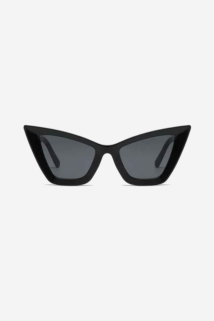 Angular Oversized Cat-Eye Sunglasses with Bold Frame Design – Black