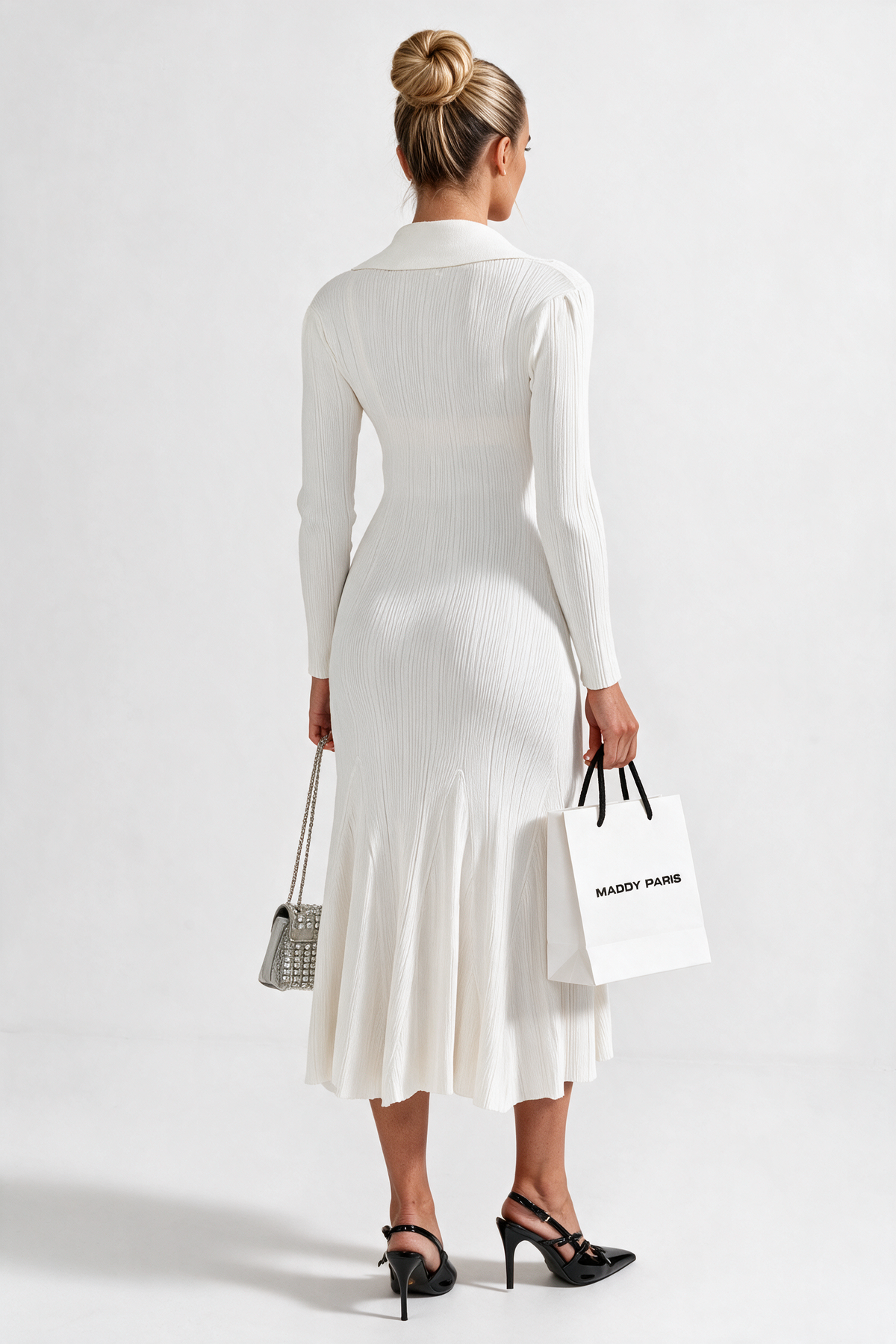 Elegant Ribbed Dress With Long Sleeves - White