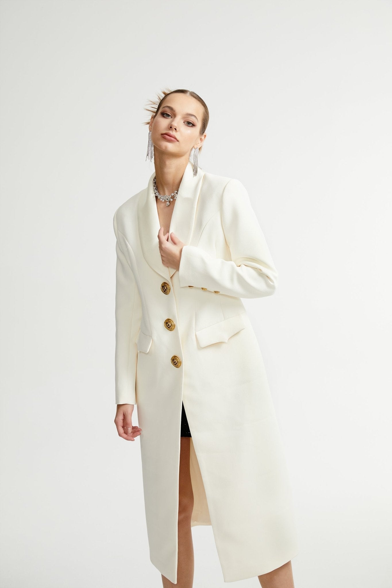 Illyria white single-breasted long coat