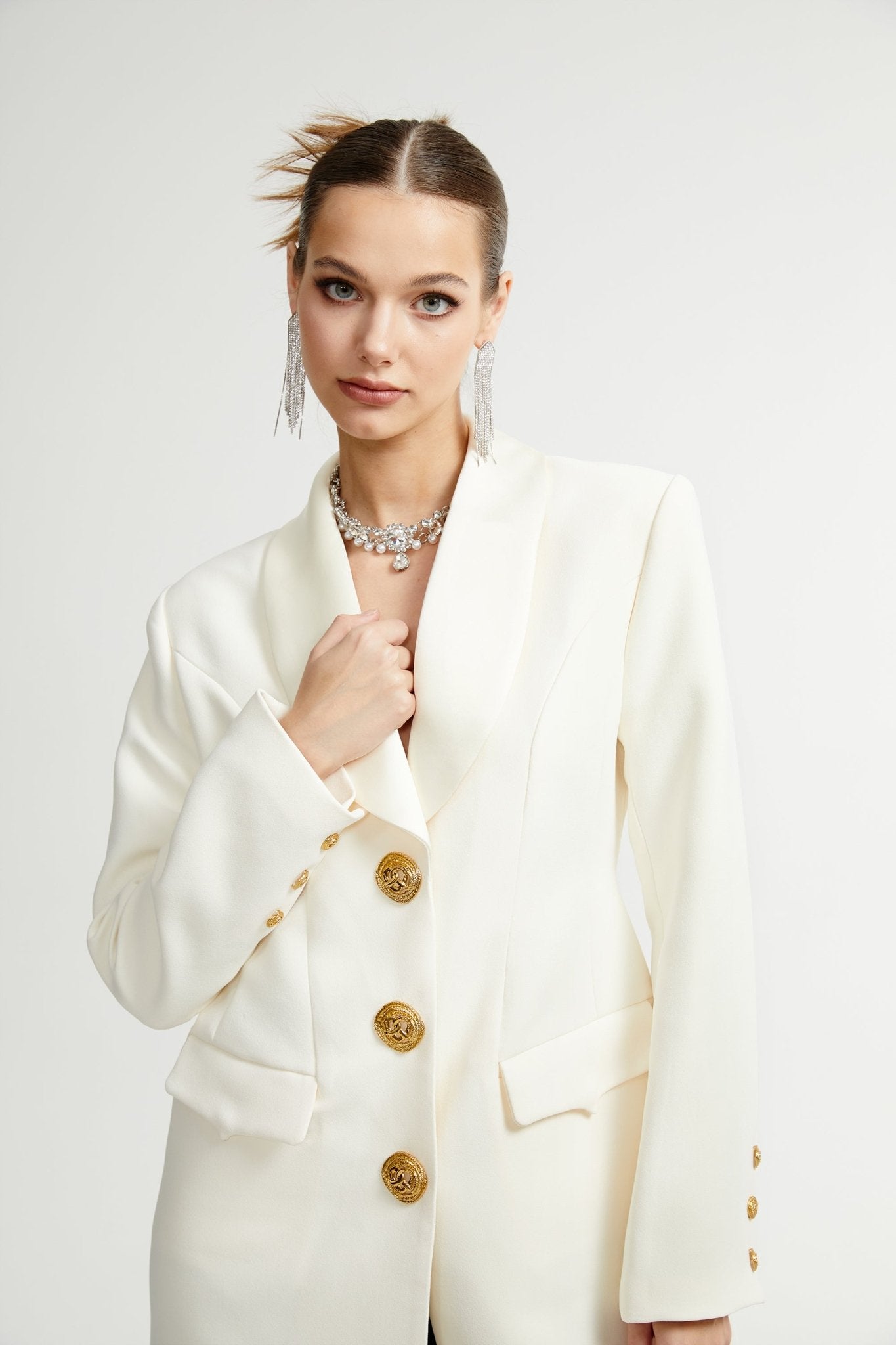 Illyria white single-breasted long coat