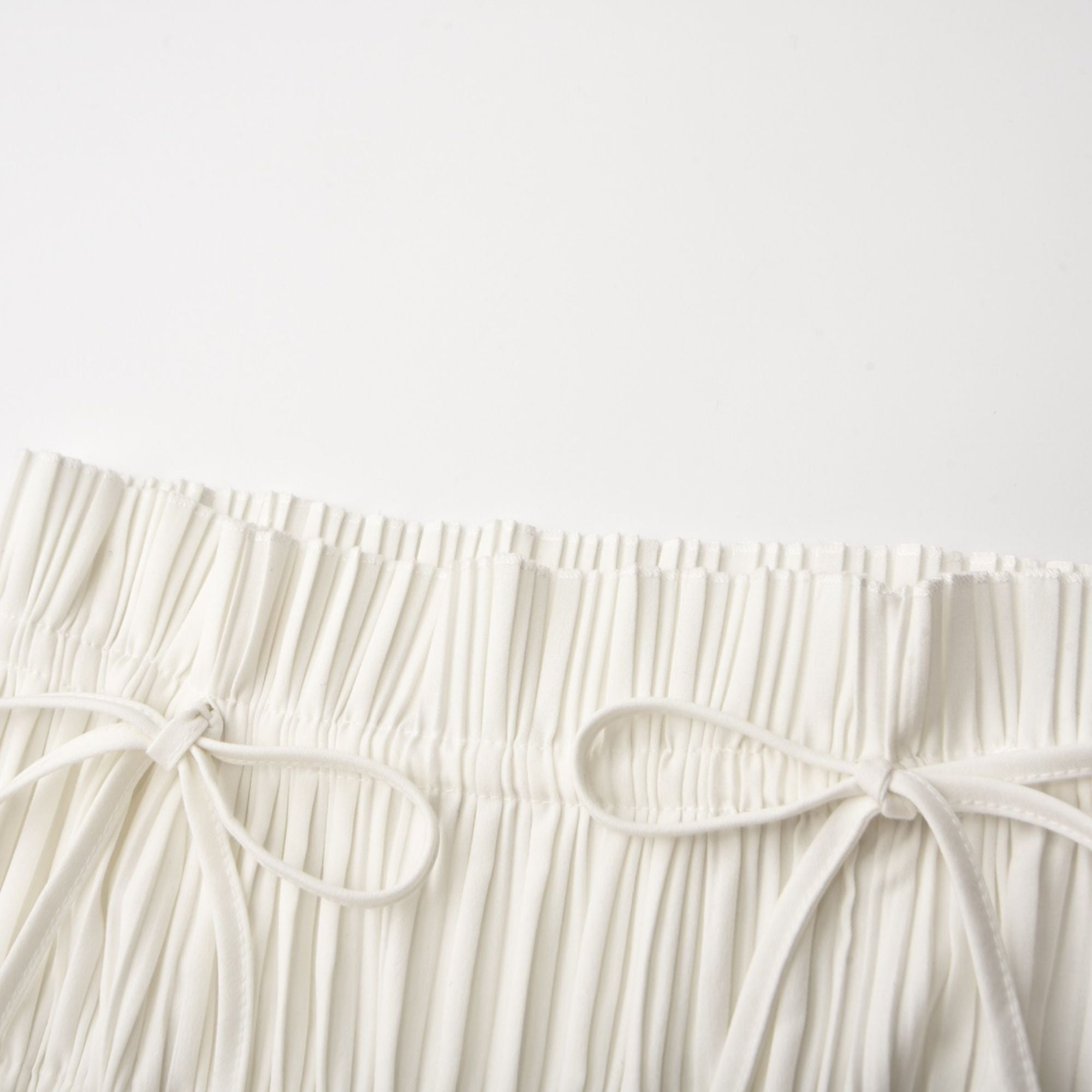 Milisent open-back pleated top & skirt matching set