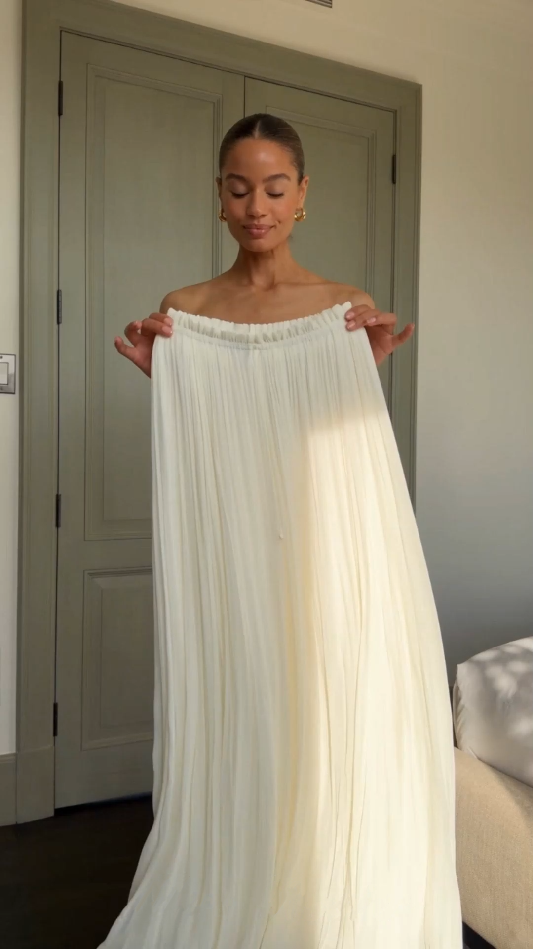 kailany white pleated halterneck top & skirt set