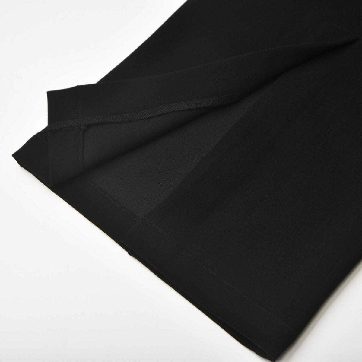 Naomi inside-out contrast-color trousers