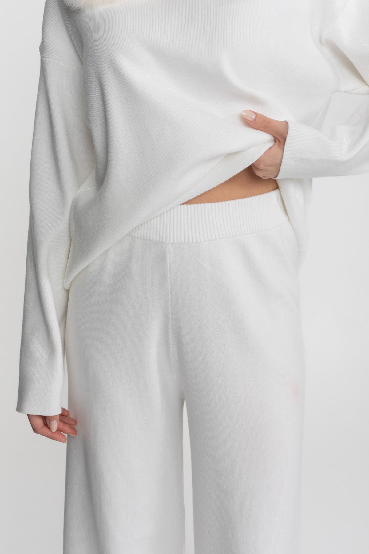 Elodie White Knit Lounge Co-Ord Set with Fox Fur Collar