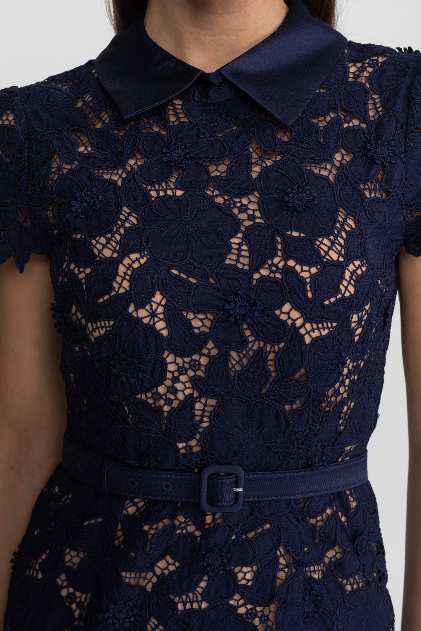 Lace Midi Dress with Belted Waist and Collared Neckline – Navy