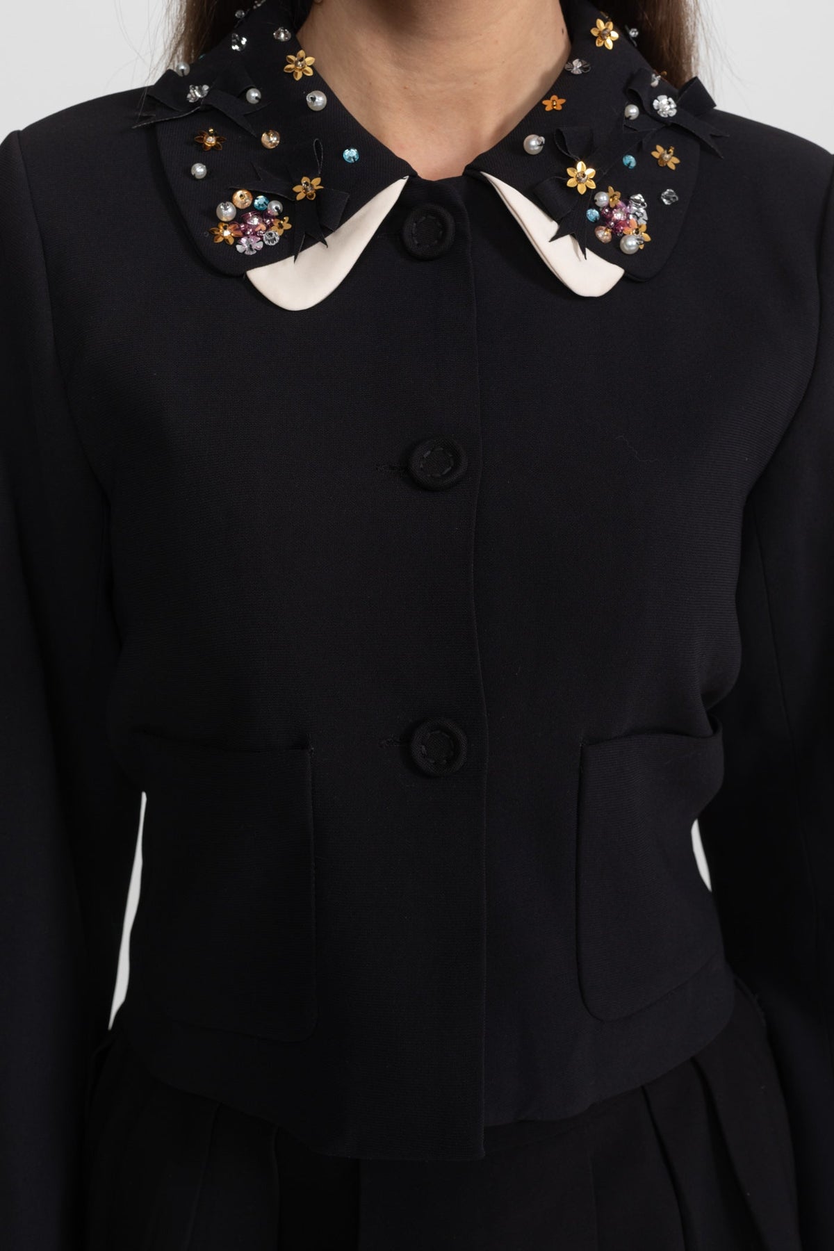 Tailored Cropped Jacket with Embellished Collar and Cuffs – Black