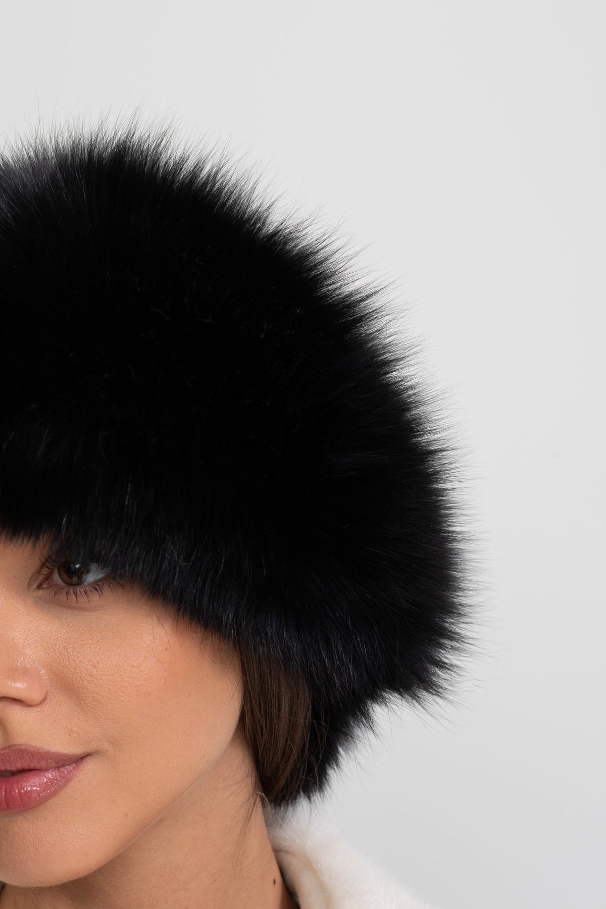 Real Fox Fur Trimmed Hat With Pom-Pom Ties – Black