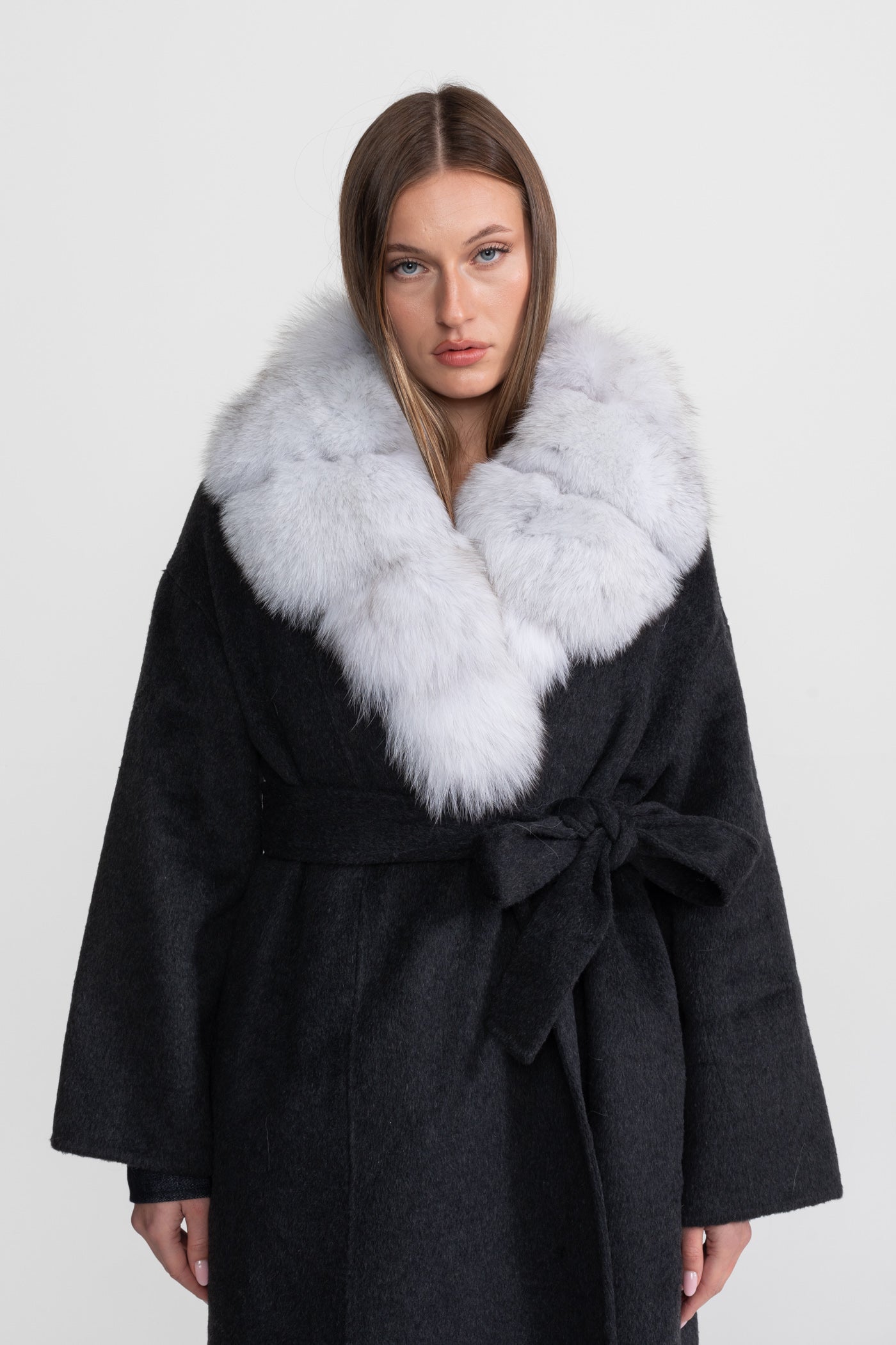 Wool Wrap Coat with Fox Fur Collar And Tie Belt – Black/Gray