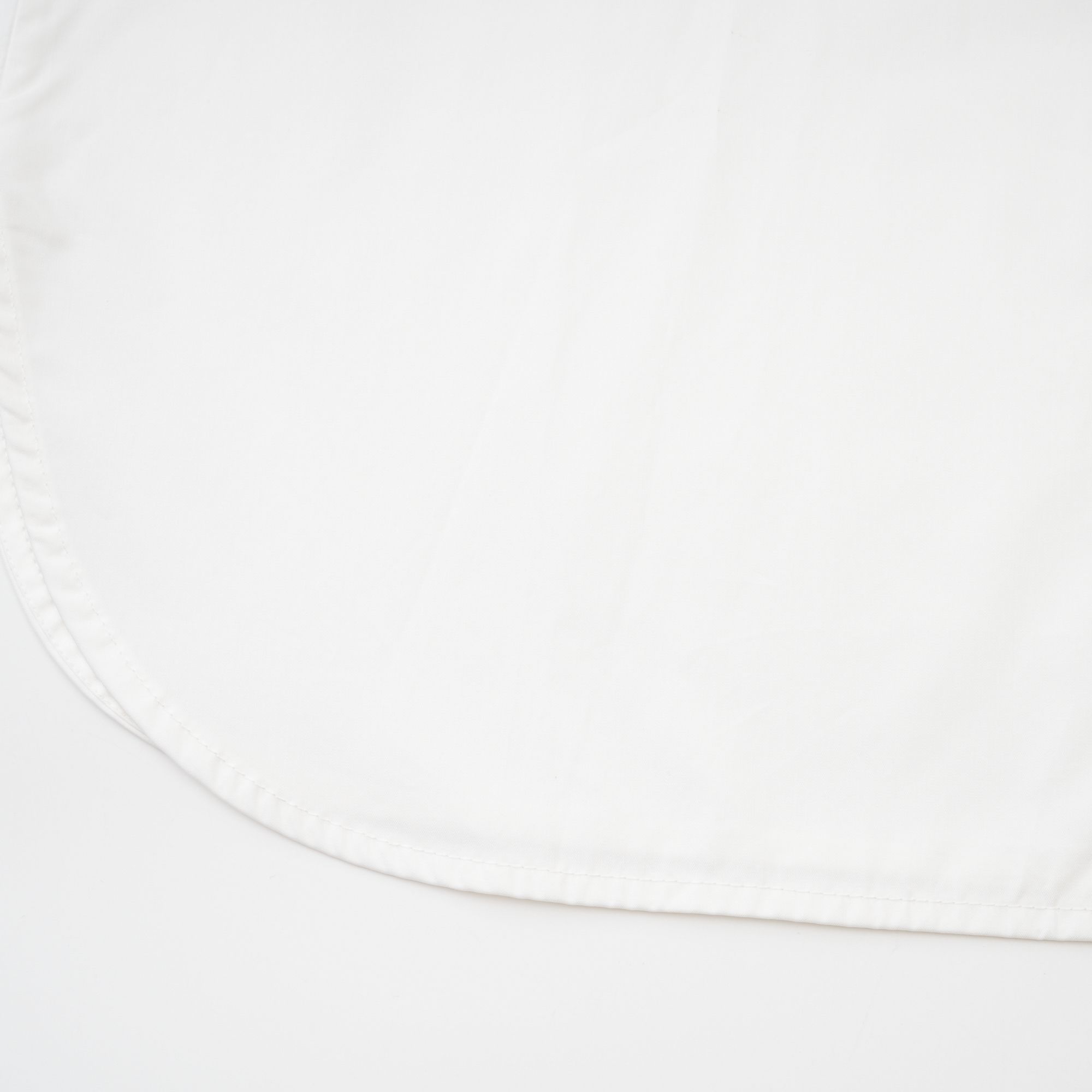 Solène white pointed-collar shirt