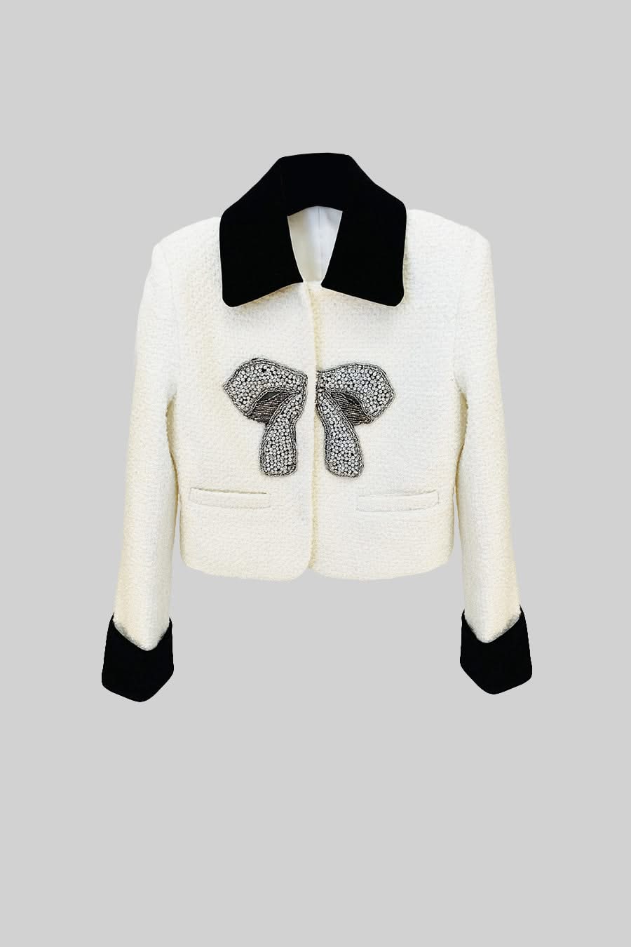 Tweed Blazer With Contrasting Elements And Metallic Bow Accent - White