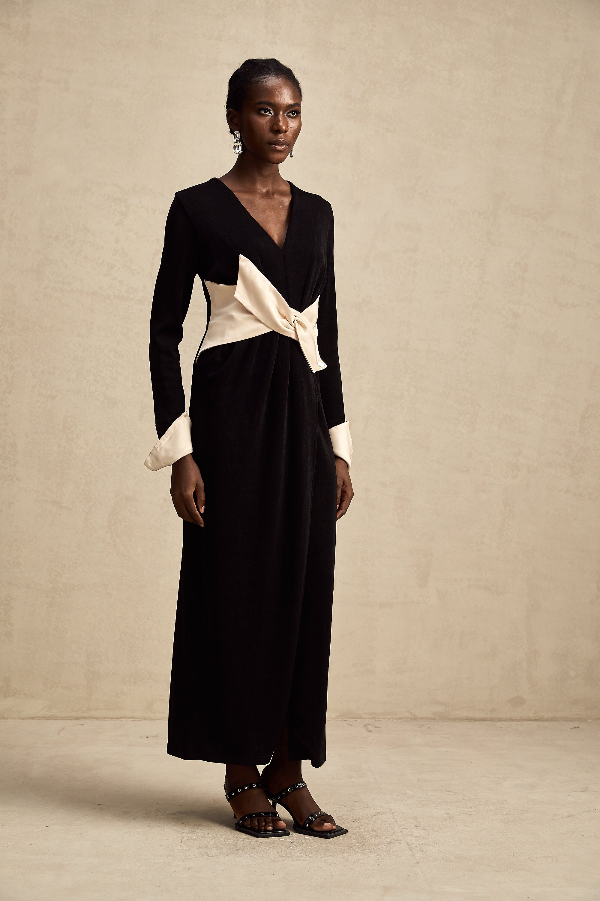 Karine contrast-color bowknot v-neck maxi dress (Final Sale-US Only)