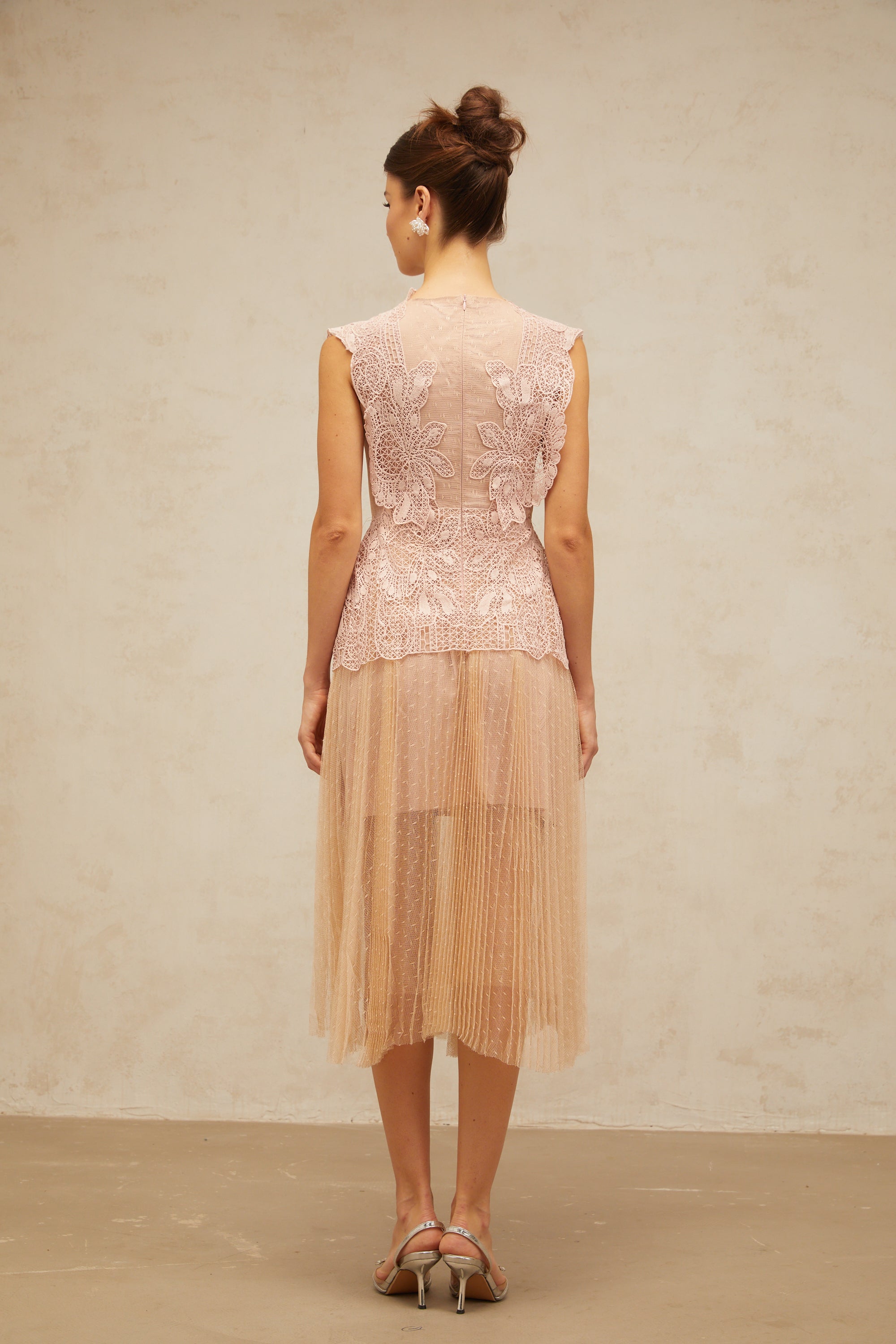 Céleste floral-lace-panelling tulle midi dress in Pink (Final Sale-US Only)