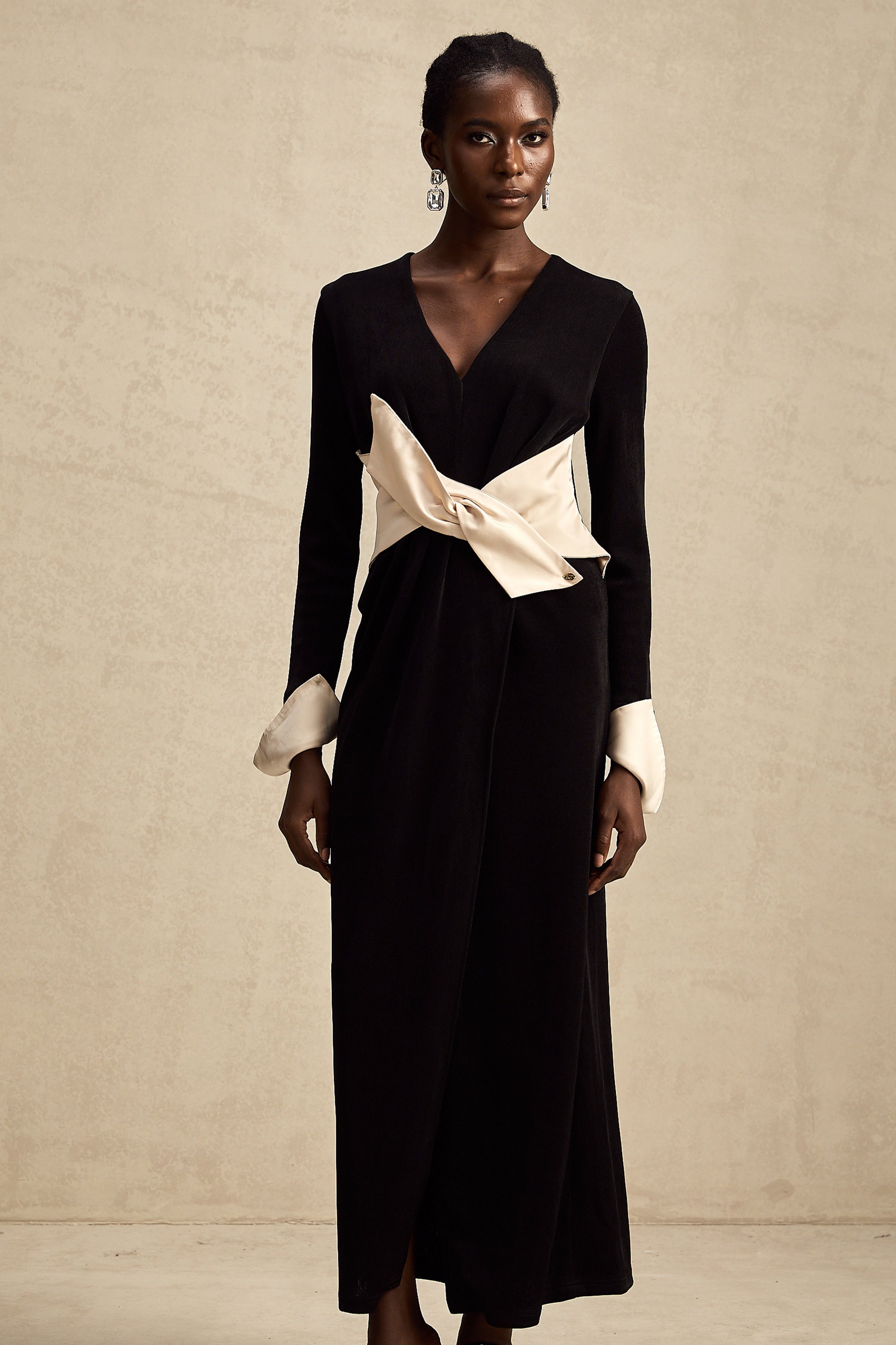 Karine contrast-color bowknot v-neck maxi dress (Final Sale-US Only)