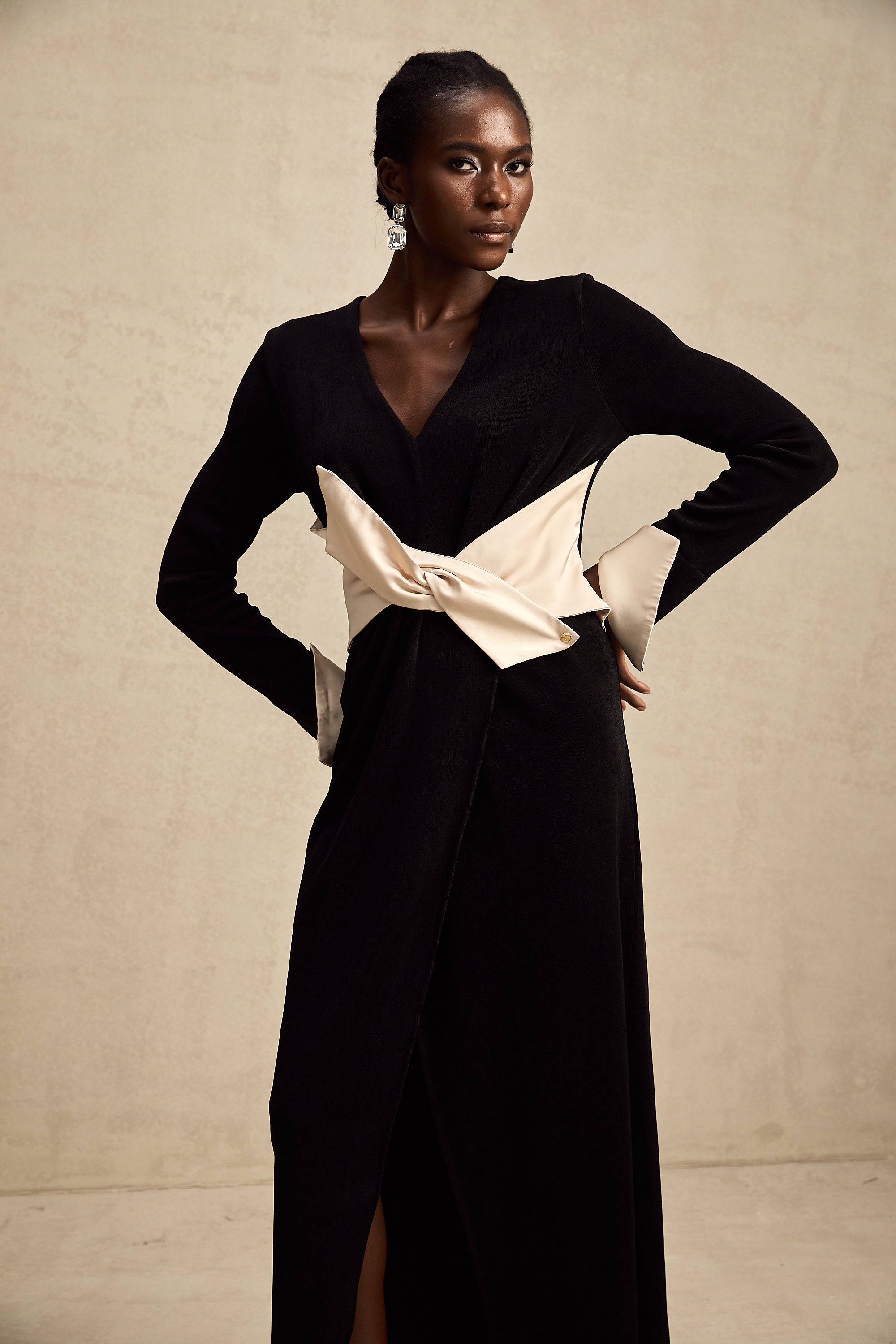 Karine contrast-color bowknot v-neck maxi dress (Final Sale-US Only)