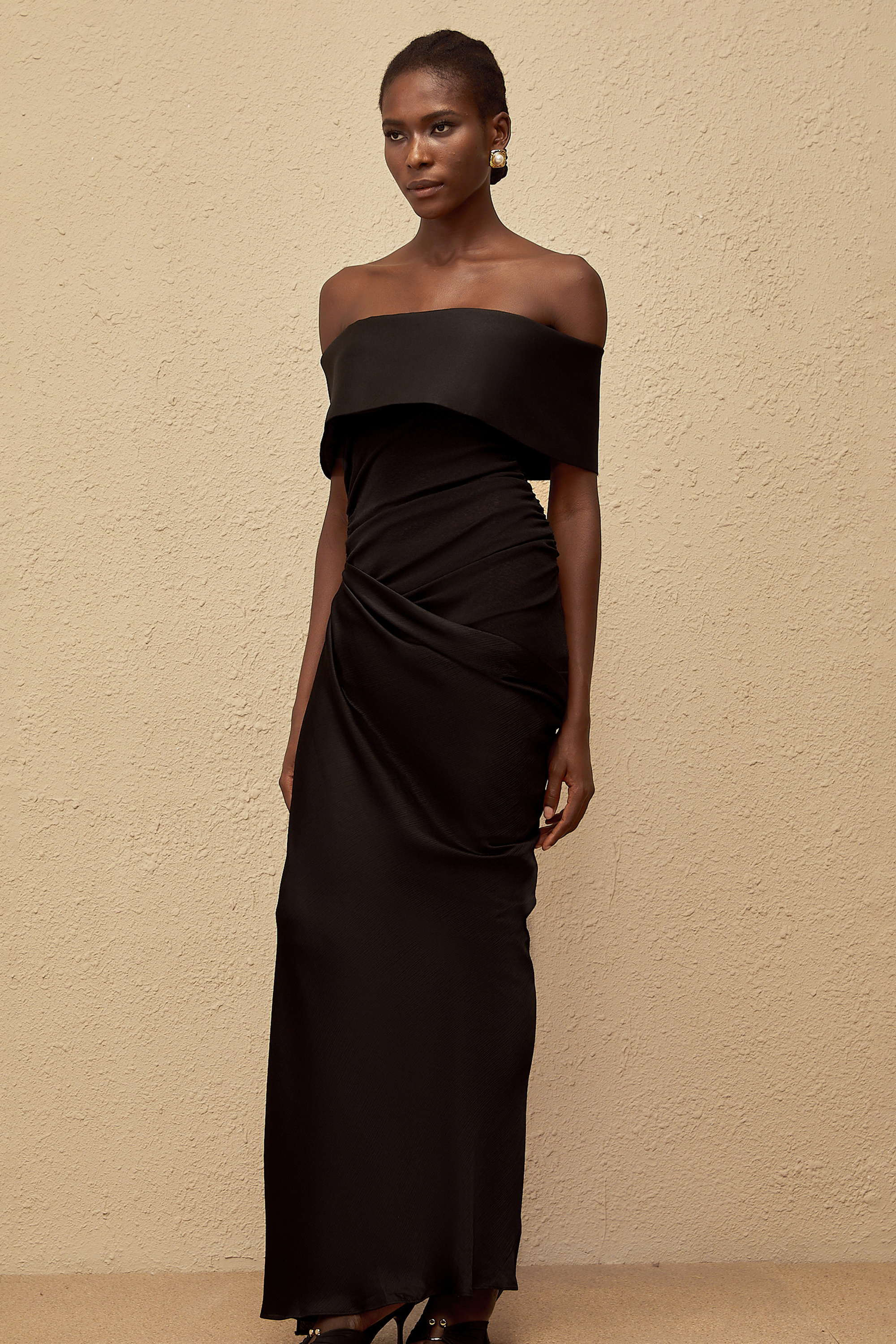 Éther Black Off-Shoulder Satin Maxi Dress (Final Sale)