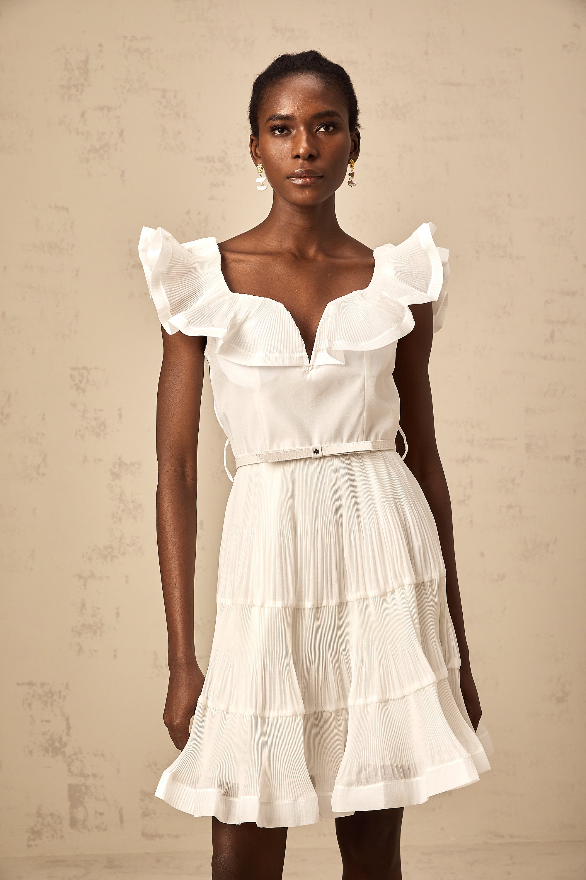 Éliane white frilled neckline pleated mini dress