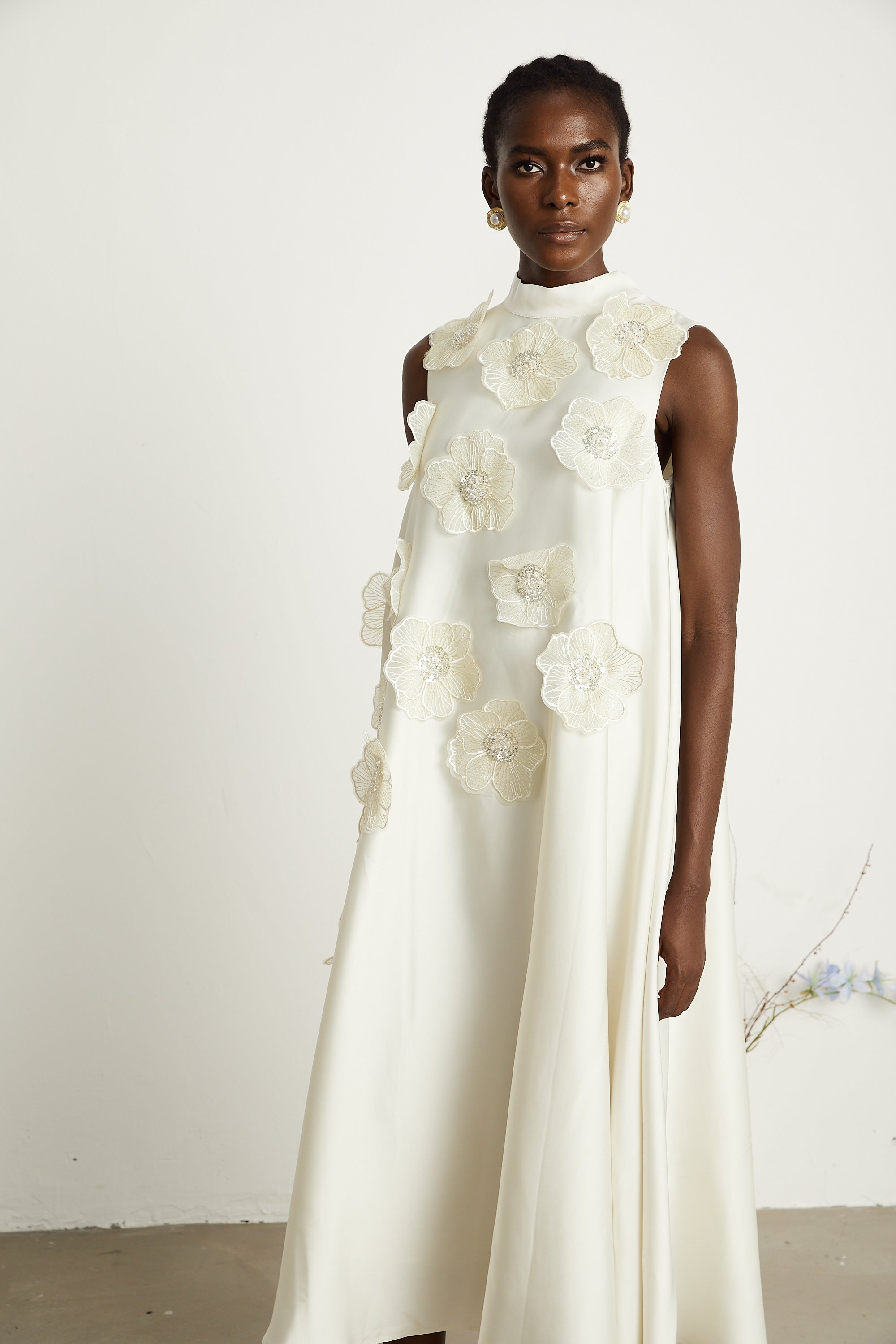 Émilie sleeveless floral-applique midi dress in White (Final Sale-US Only)