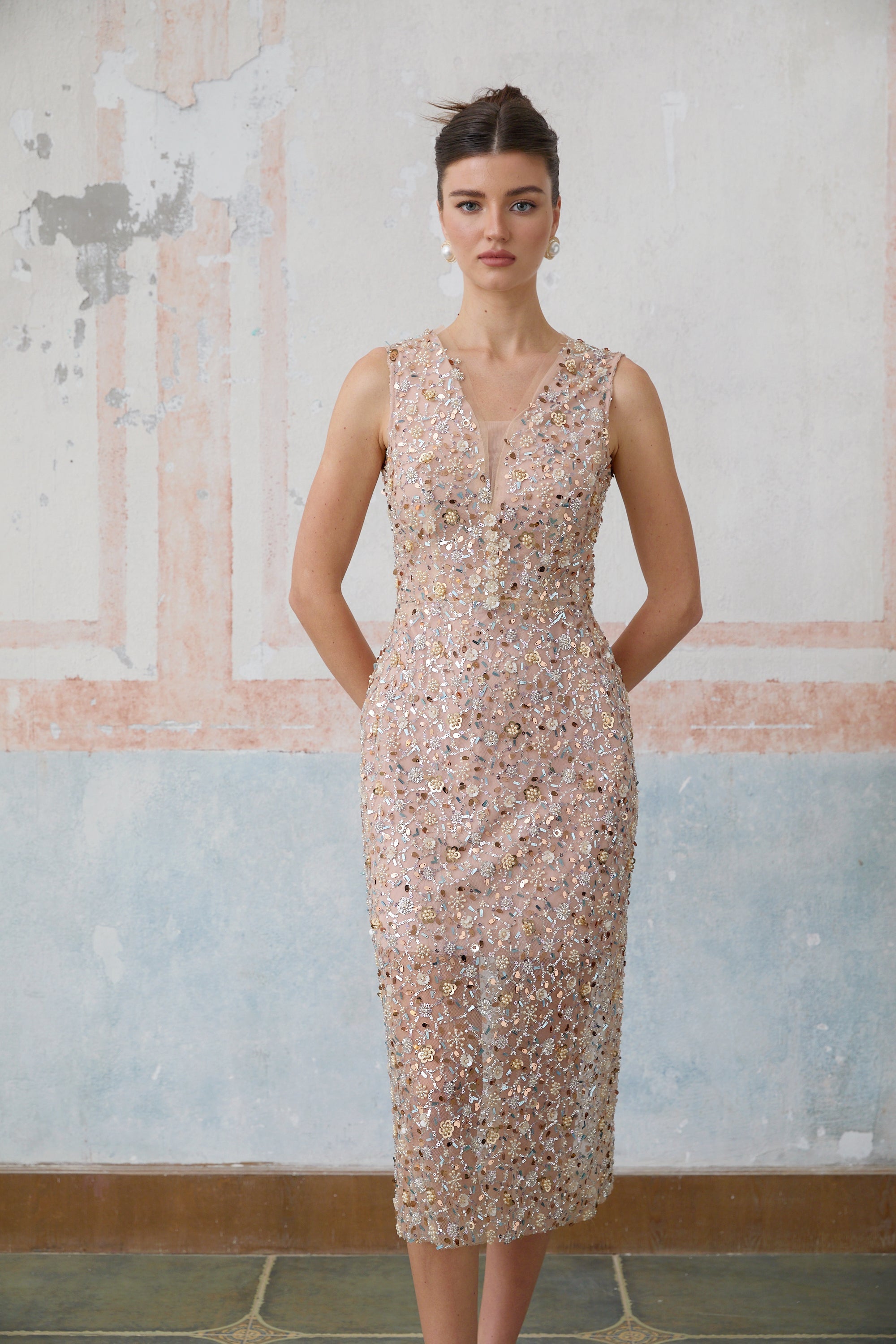 Marguerite embellished flower-motif fitted midi dress
