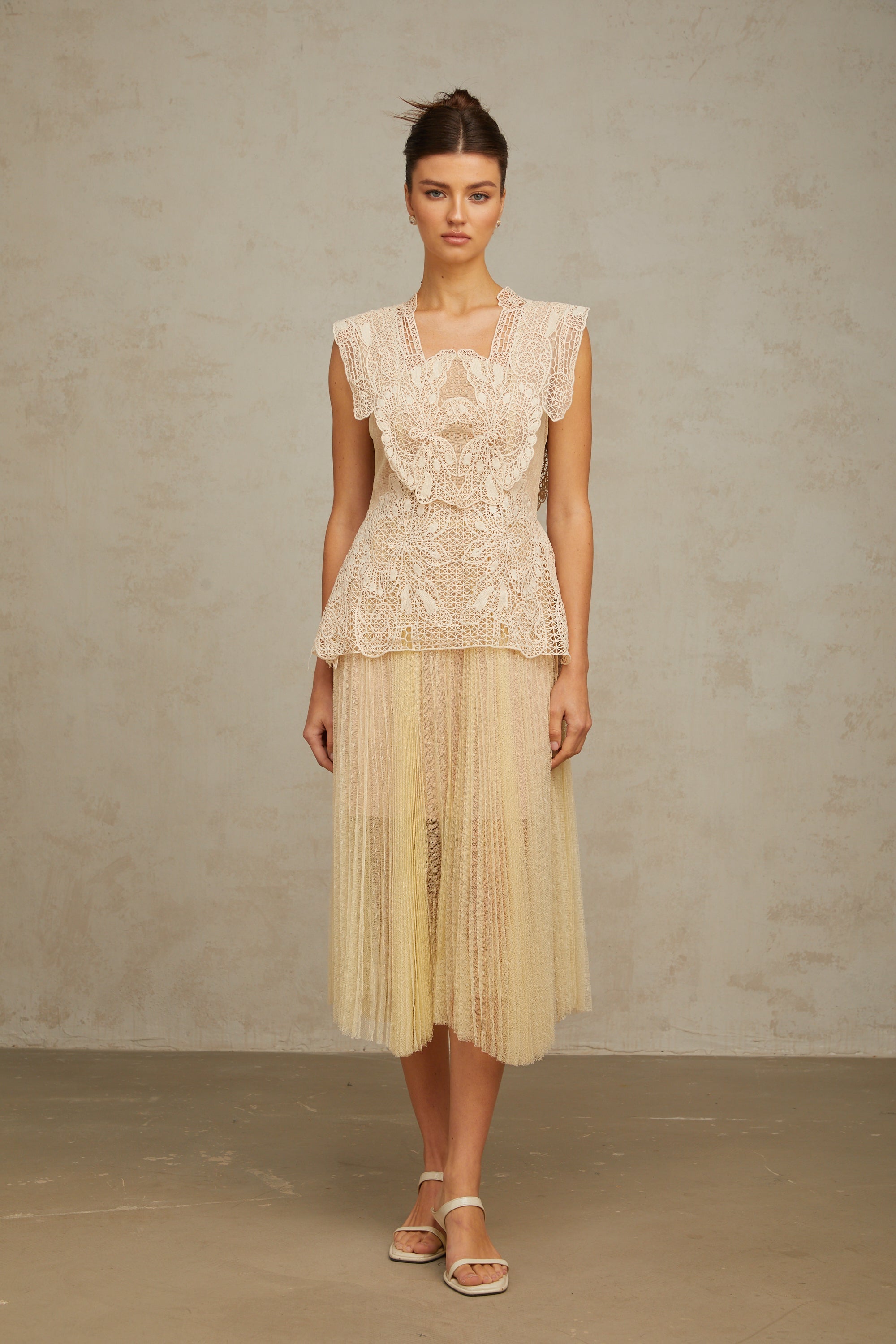 Céleste floral-lace-panelling tulle midi dress in Neutrals