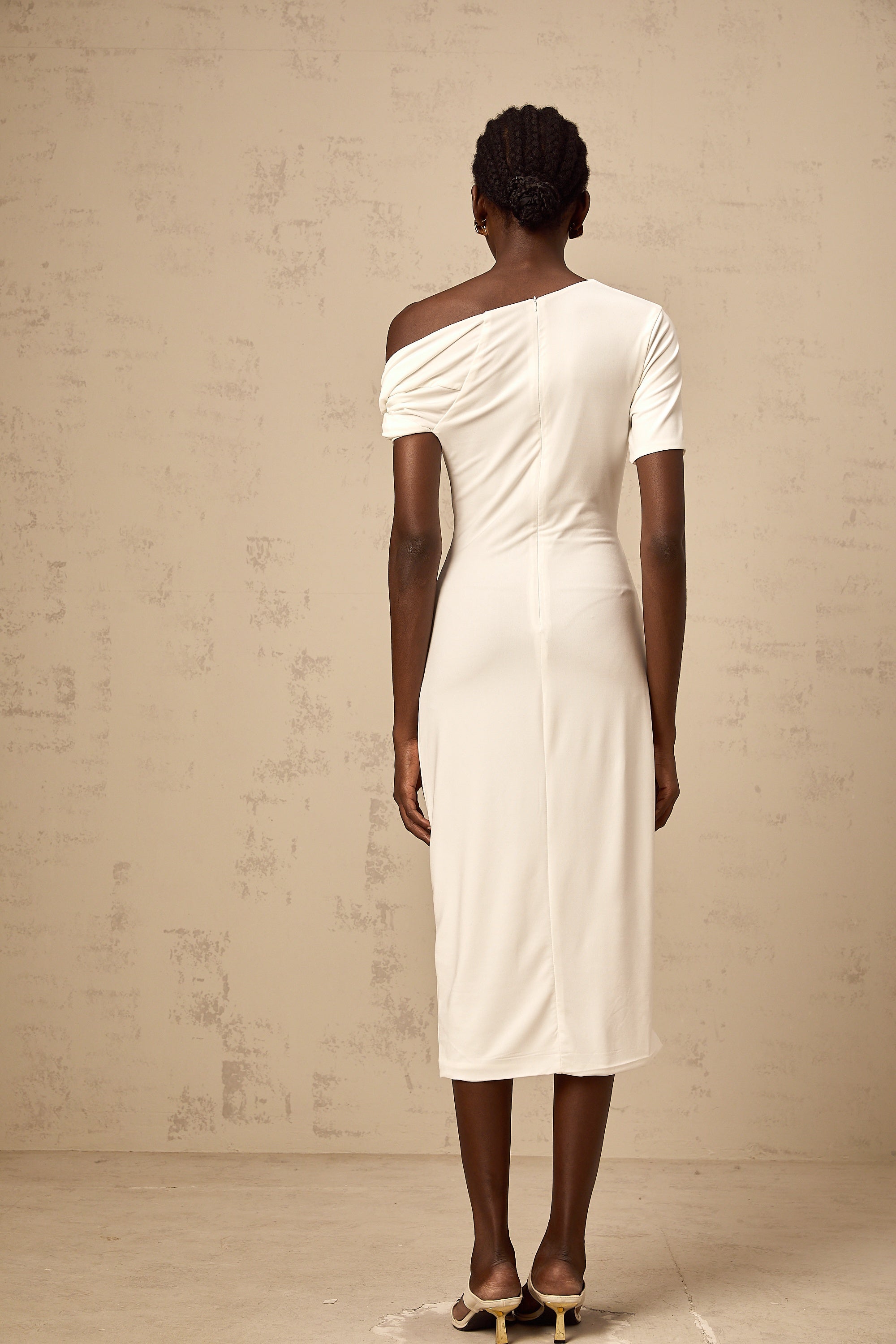 Béryl white asymmetrical buckle midi dress