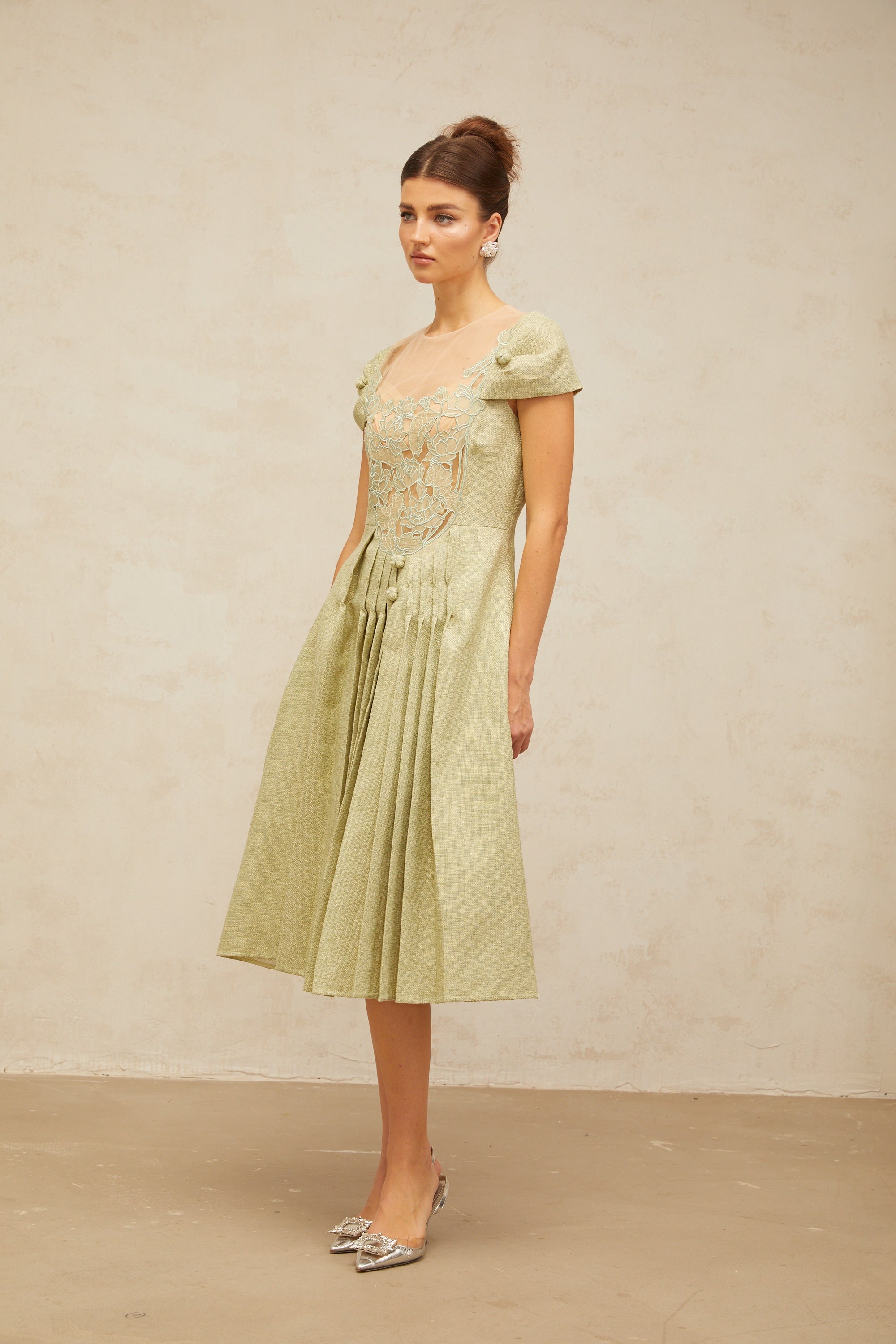Marianne green flower-motif pleated midi dress