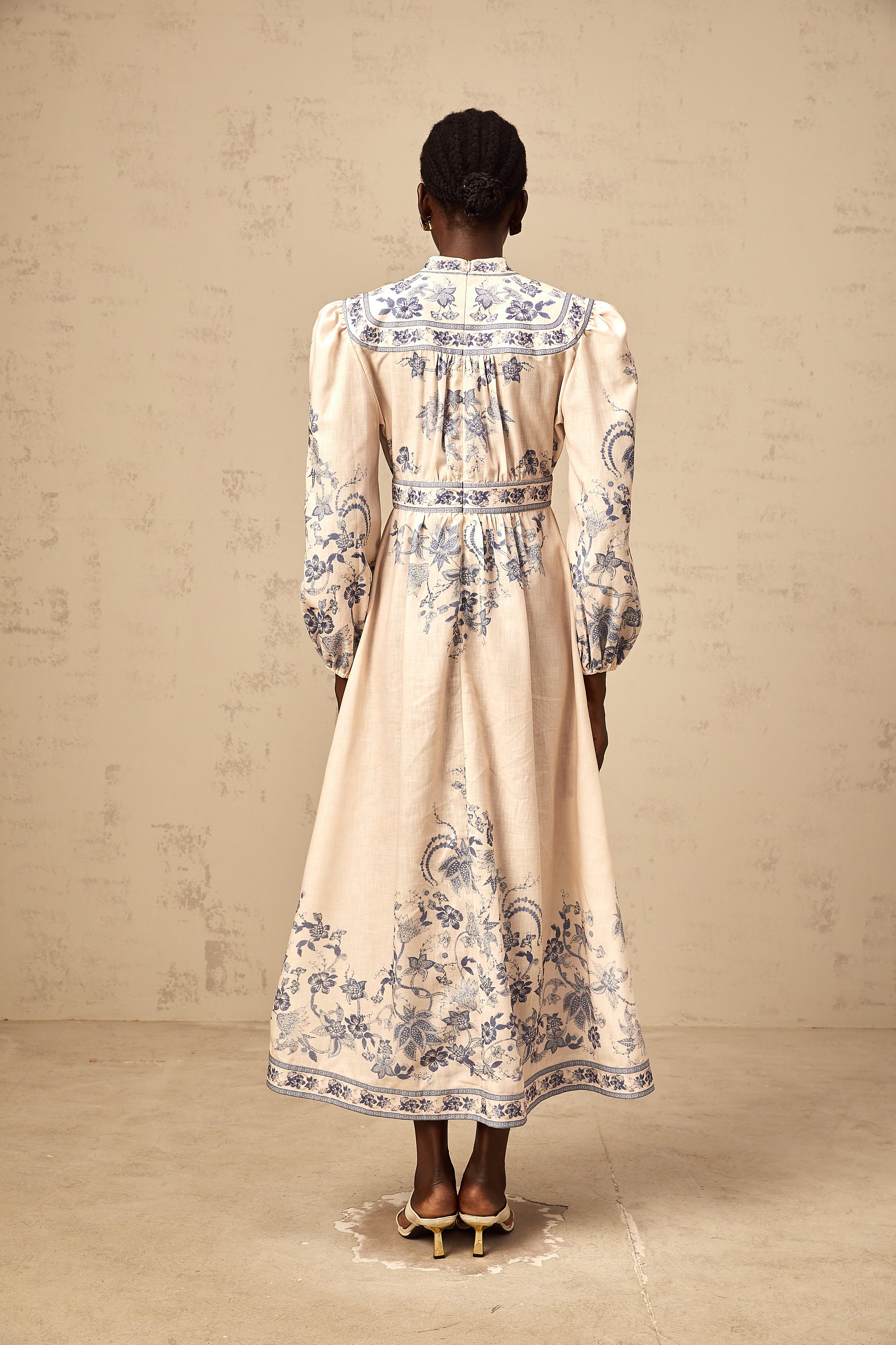 Yseut neutrals totemic-print midi dress