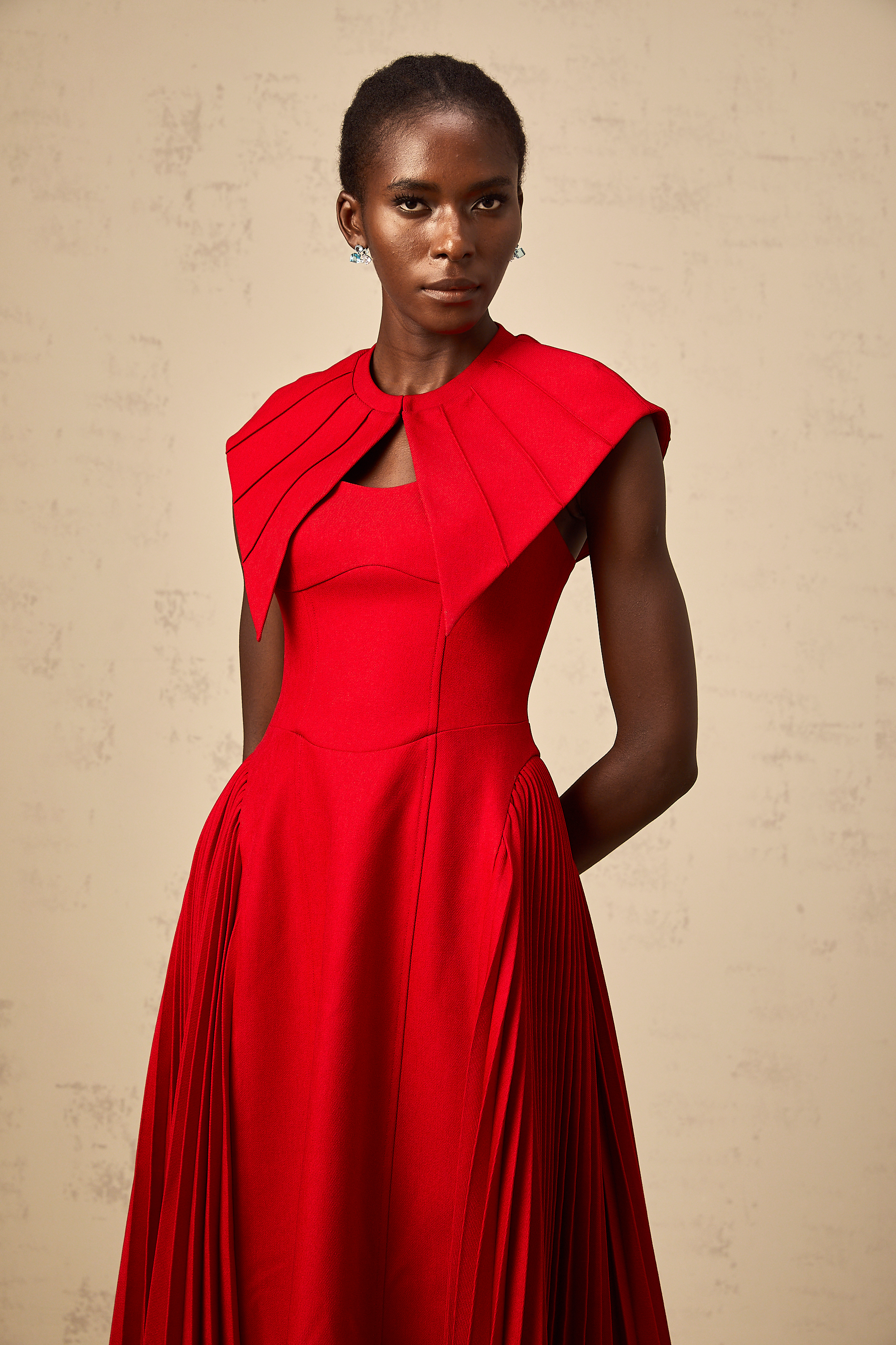 Amaryllis red cape-design pleated midi dress