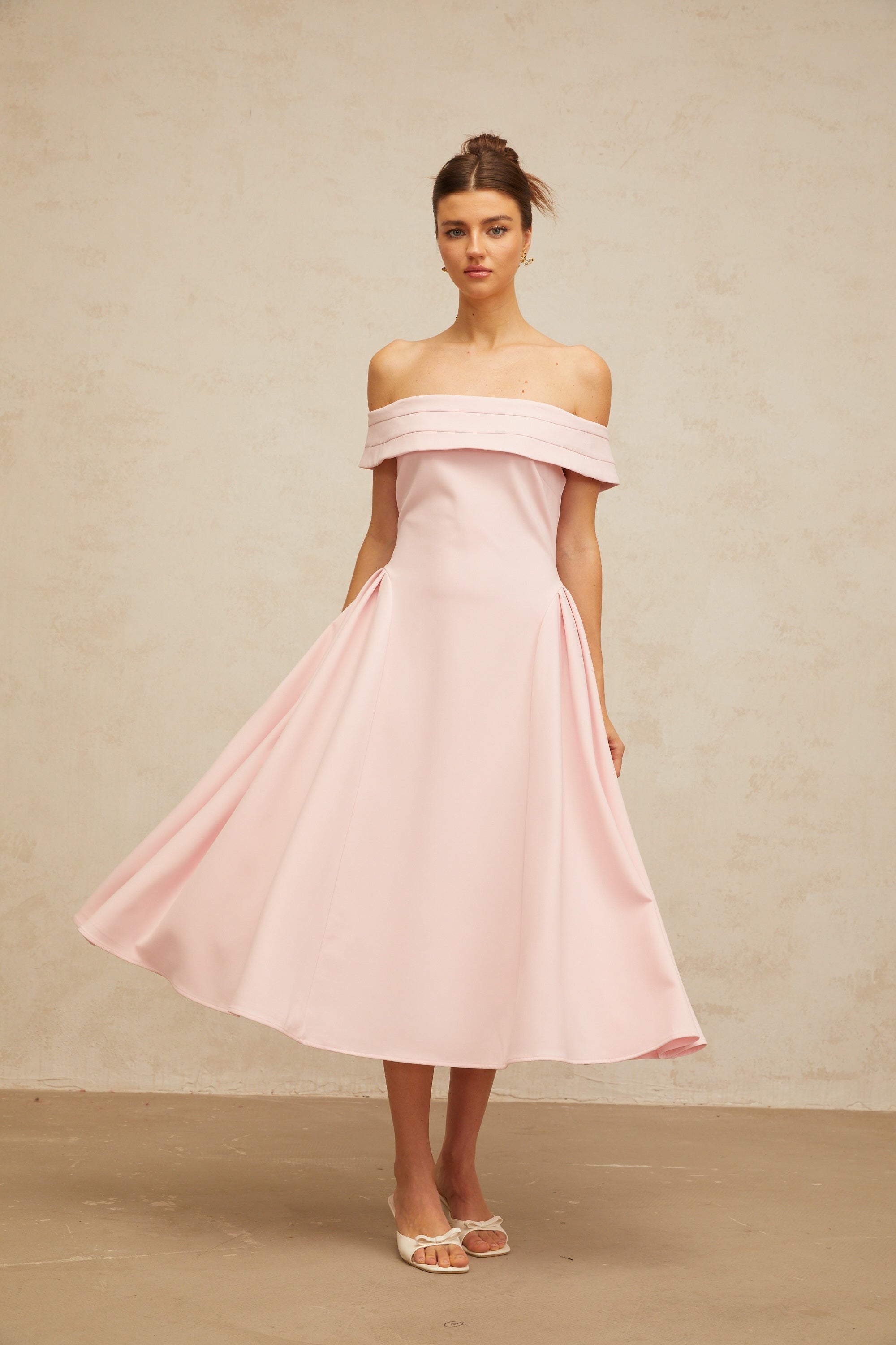 Zélie pink off-shoulder pleated midi dress