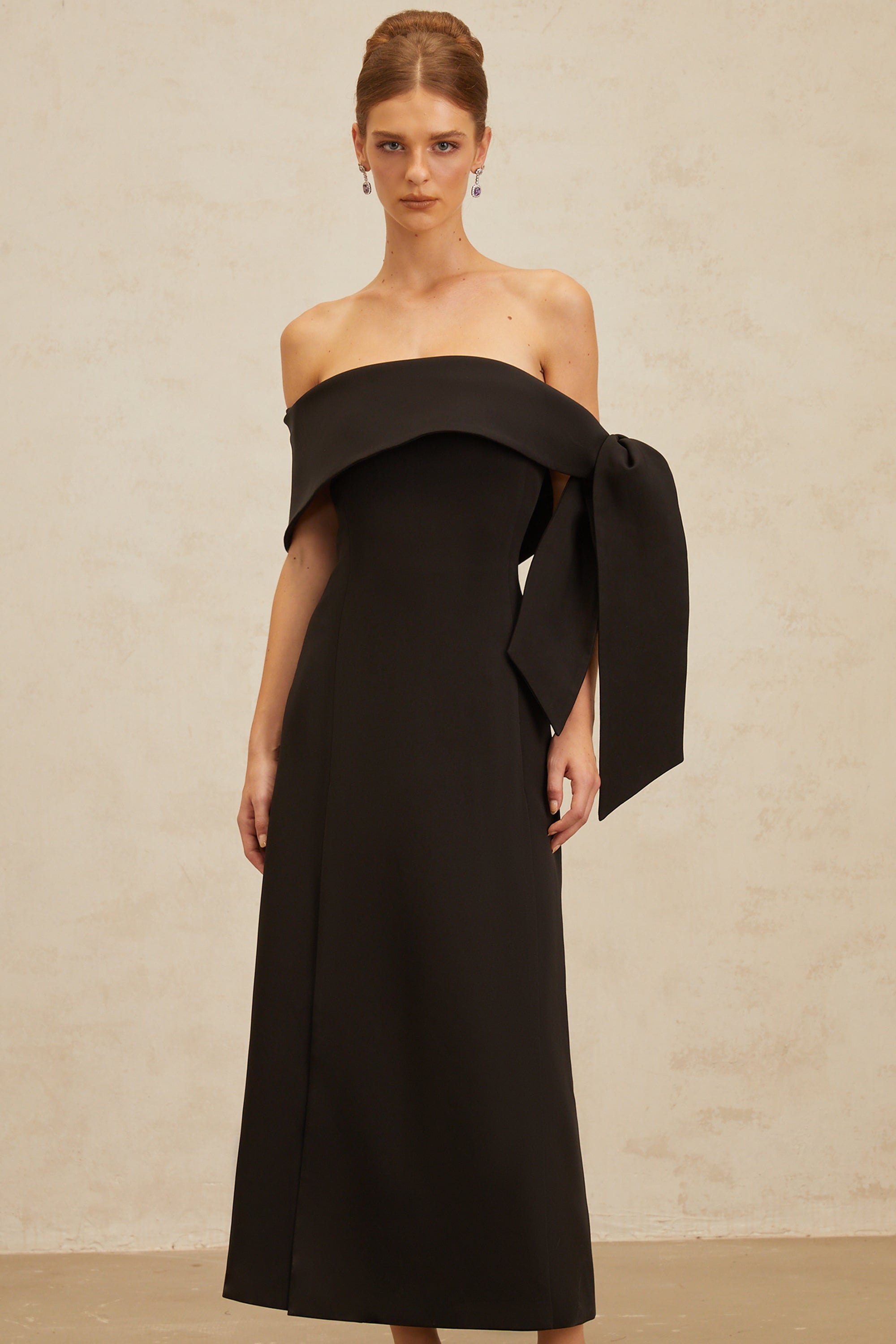 Bianca Black Off-Shoulder Bowknot Maxi Dress
