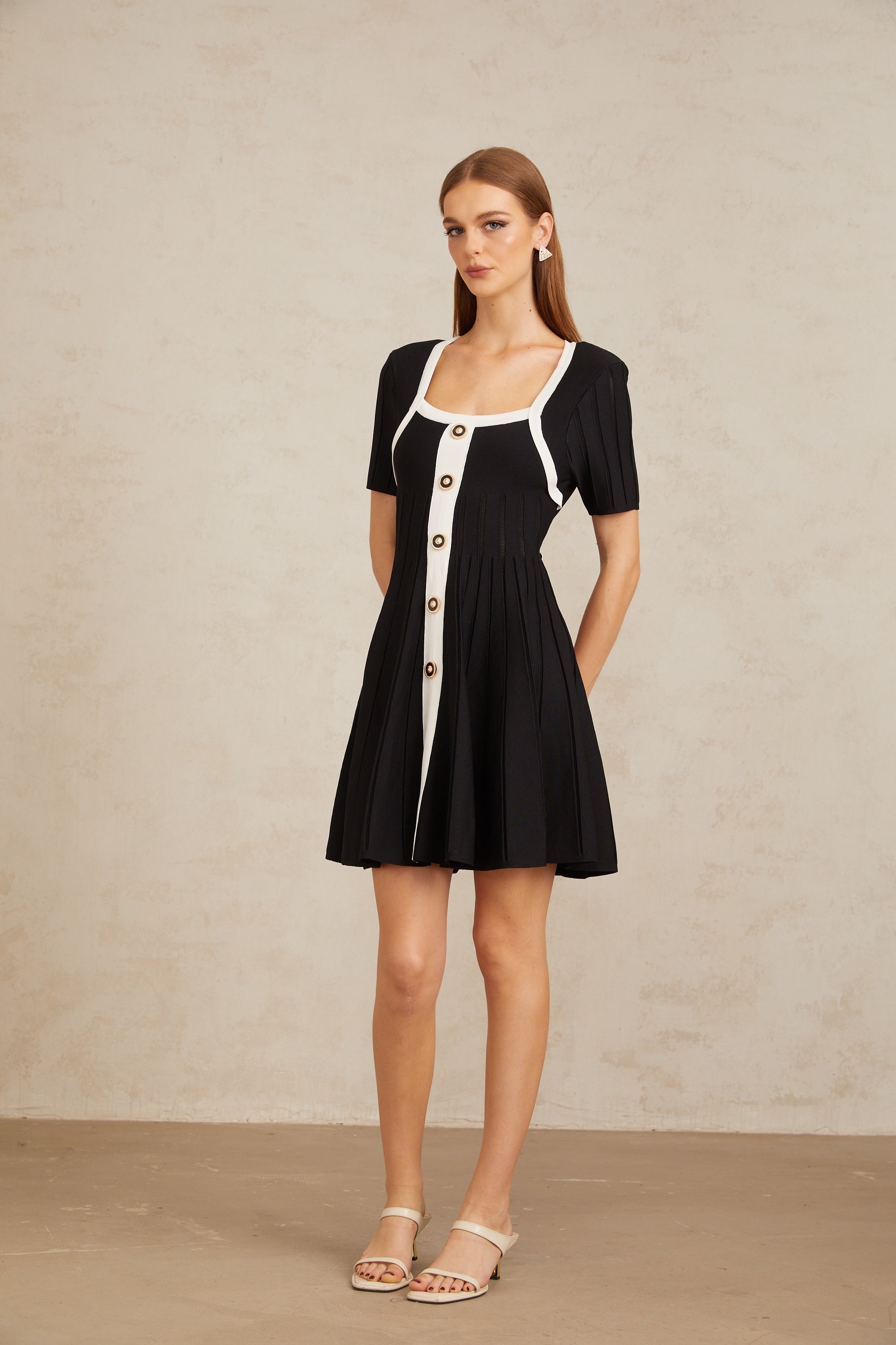 Géraldine Black Contrast Trim Knit Mini Dress