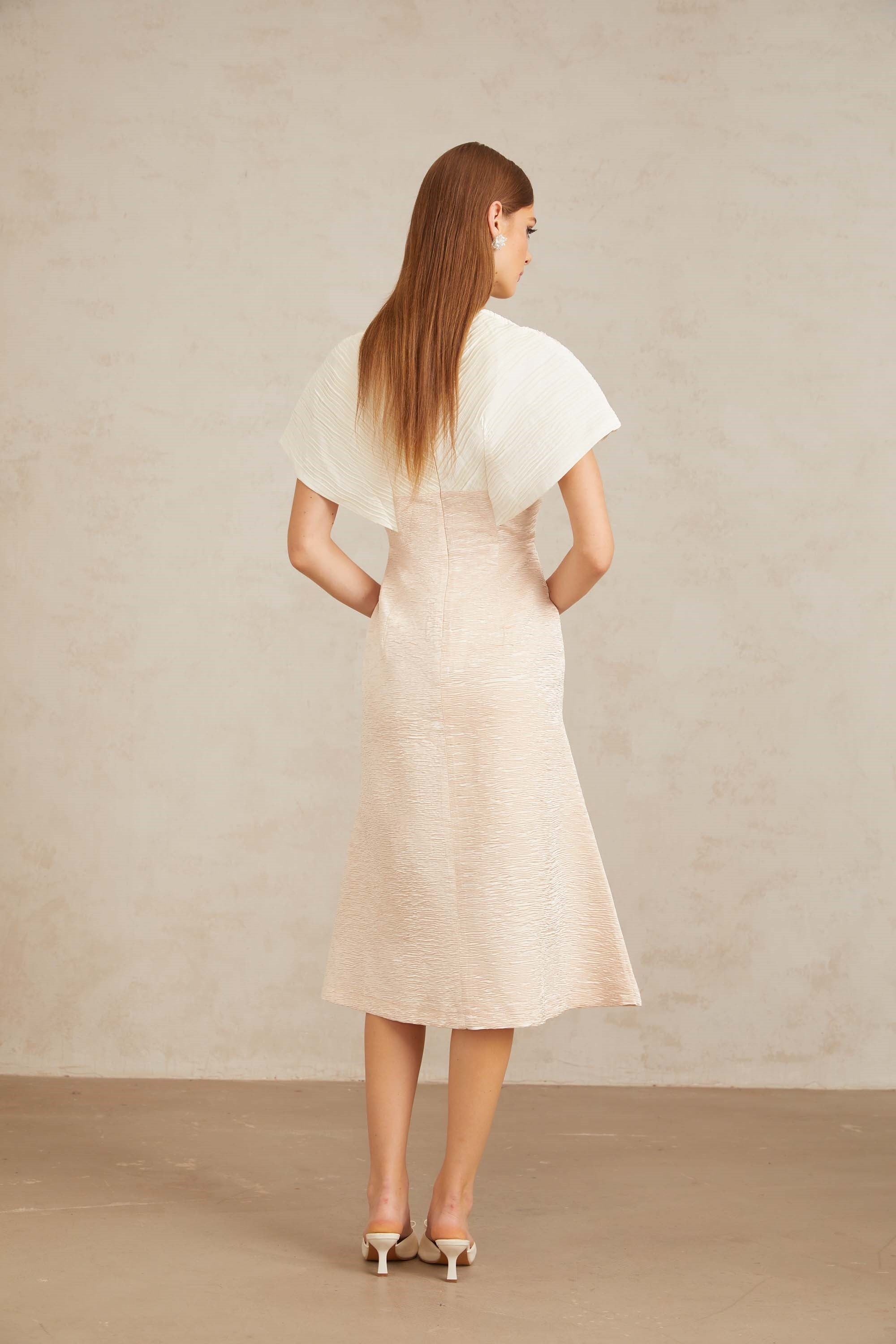 Clémence White Textured Midi Dress with 3D Petal
